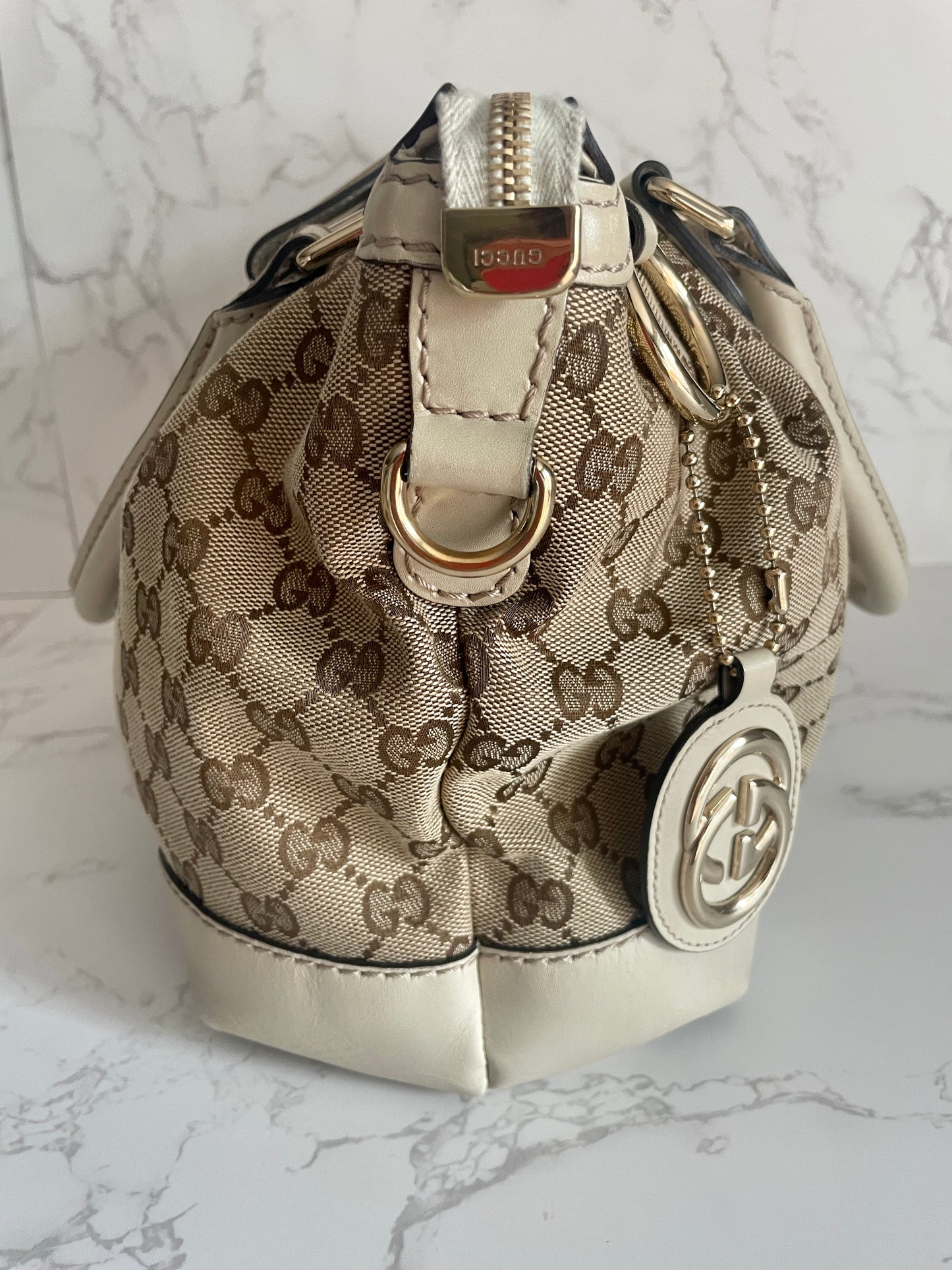 GUCCI CANVAS MEDIUM SUKEY CROSSBODY