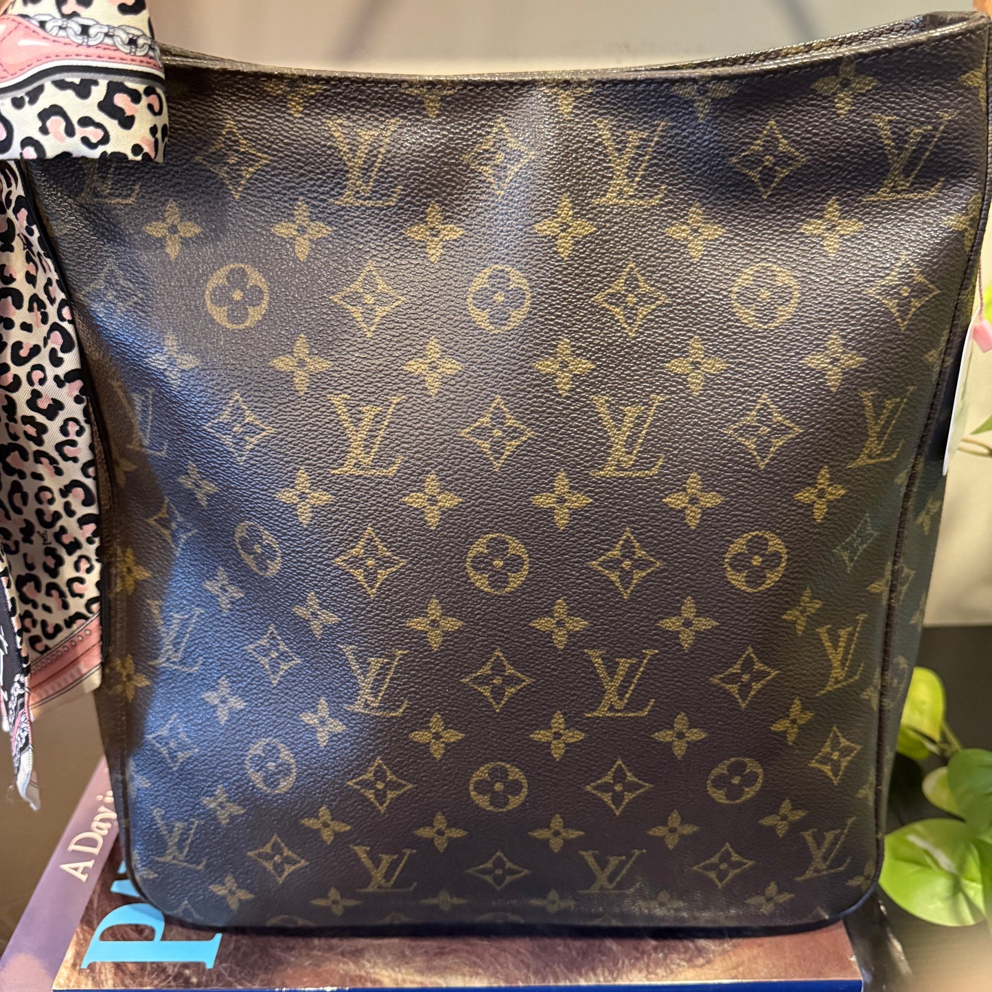 Louis Vuitton Looping GM