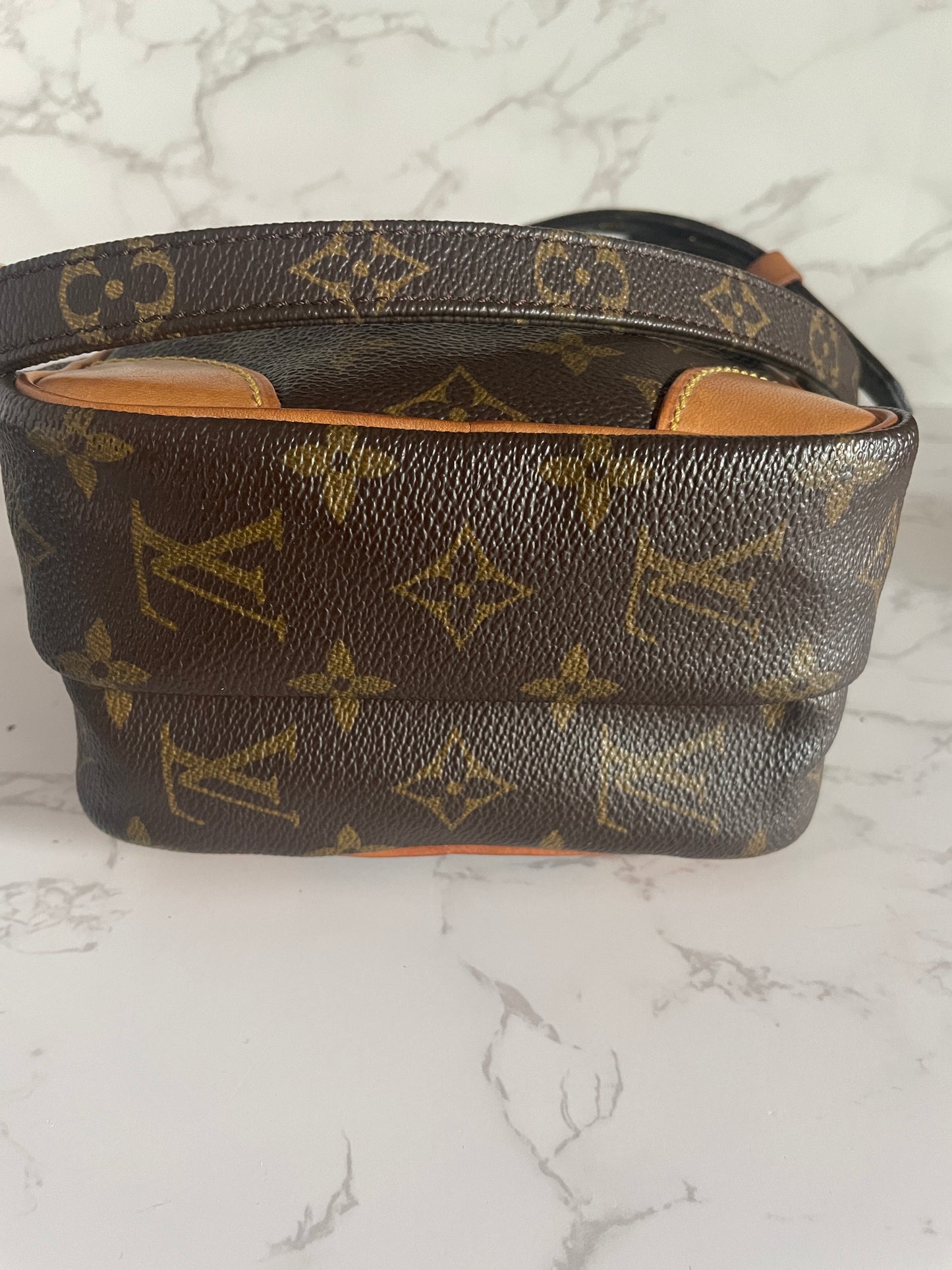 Louis Vuitton Amazon Crossbody Unisex