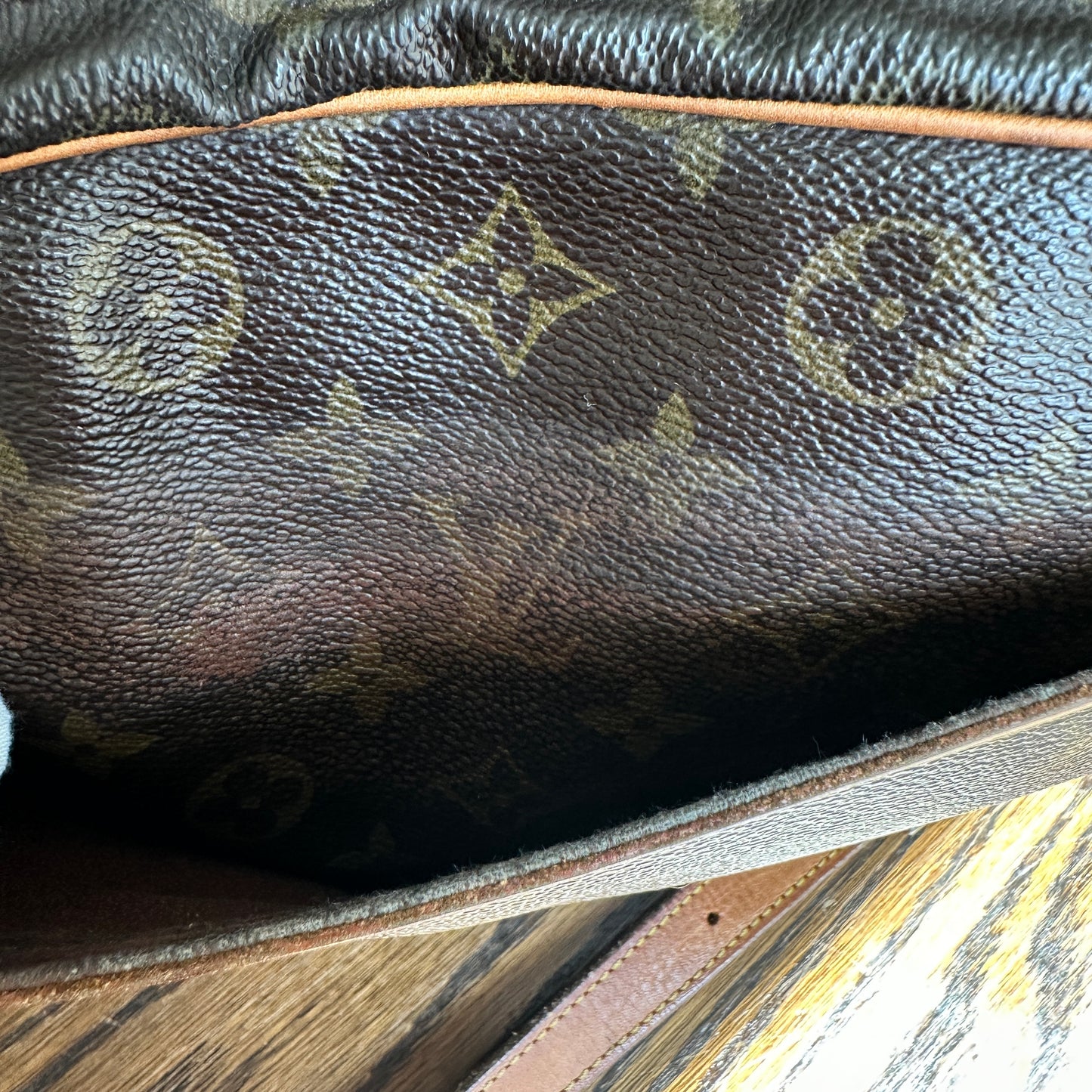Louis Vuitton Jeune Fille