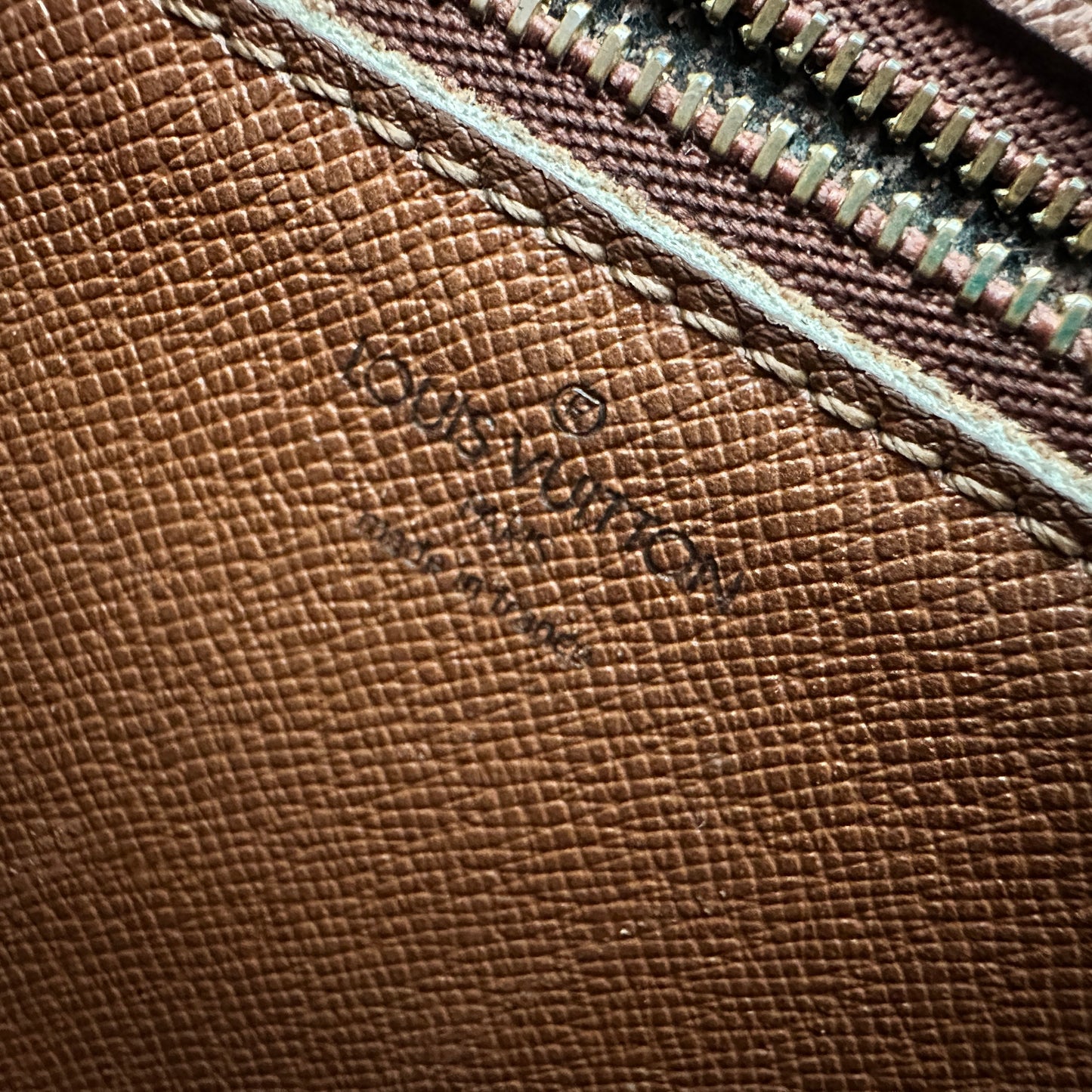 Louis Vuitton Jeune Fille