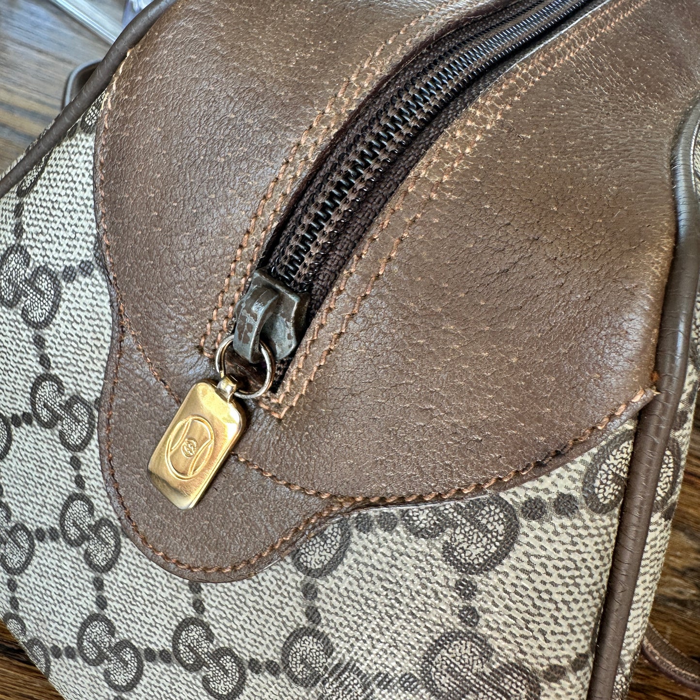 Gucci Vintage Round