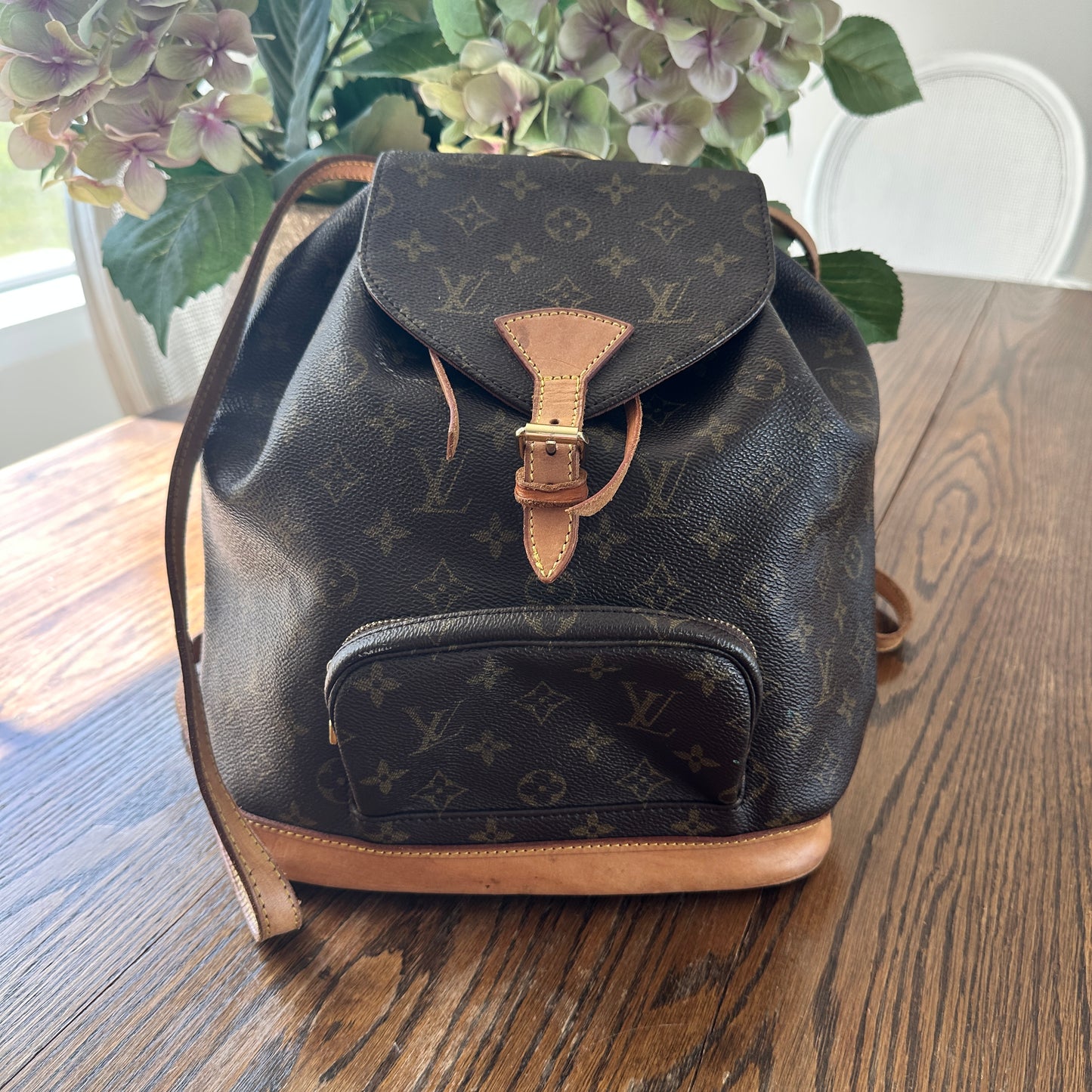 Louis Vuitton Montsouris MM