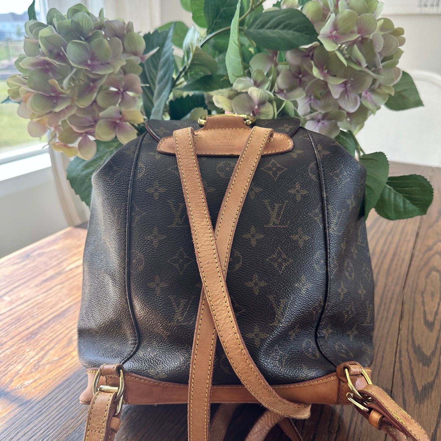 Louis Vuitton Montsouris MM