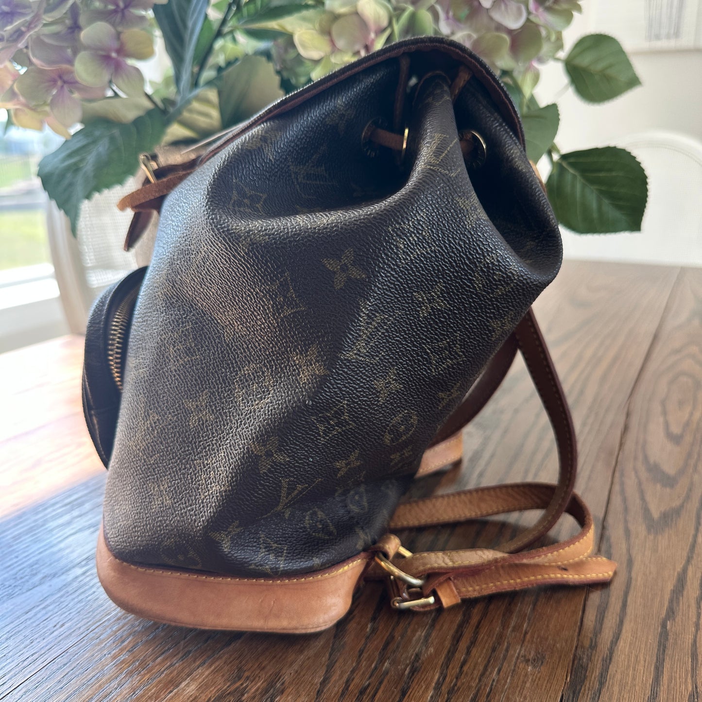 Louis Vuitton Montsouris MM
