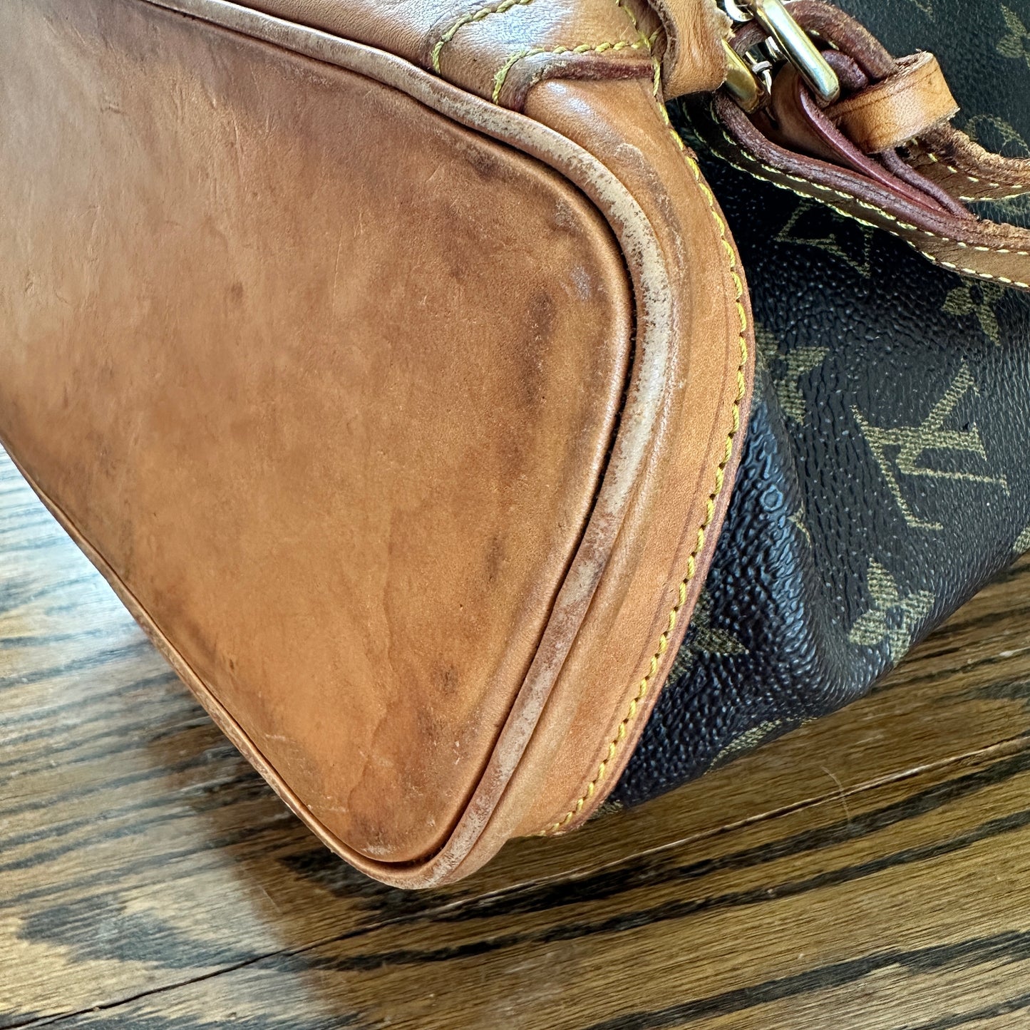 Louis Vuitton Montsouris MM