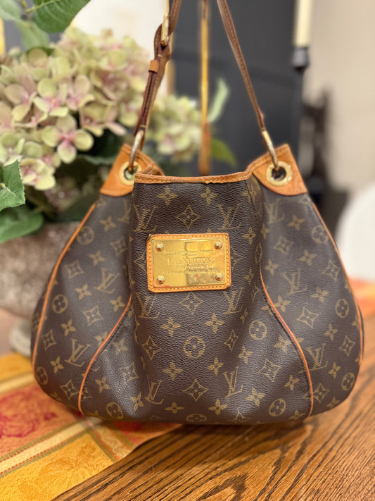 Louis Vuitton Galliera PM