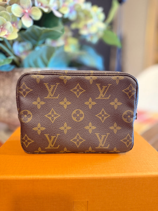 Louis Vuitton Trousse 18
