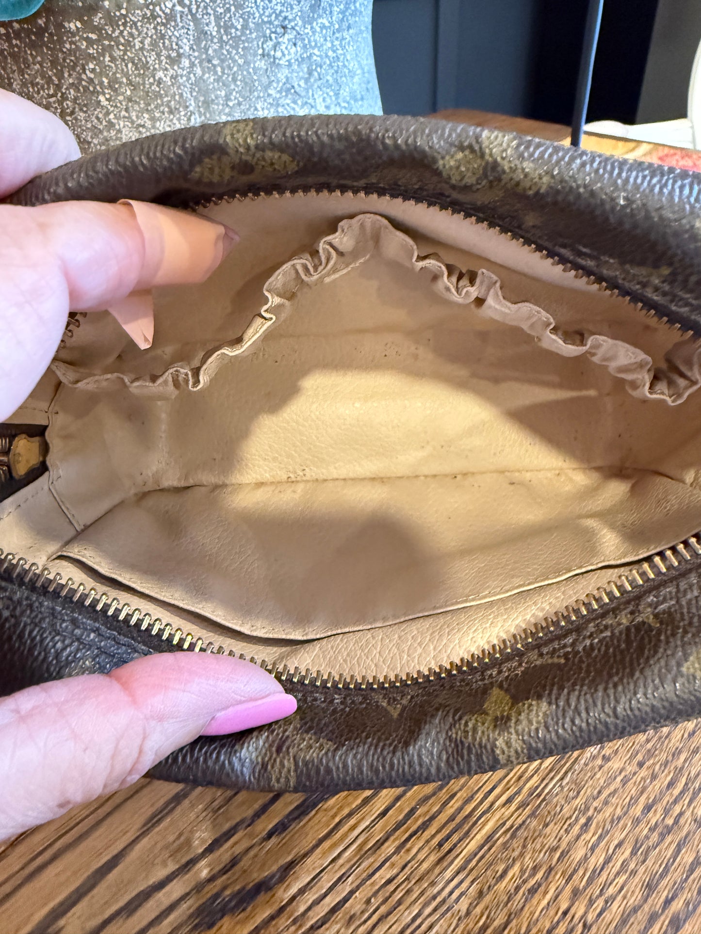 Louis Vuitton Trousse 18