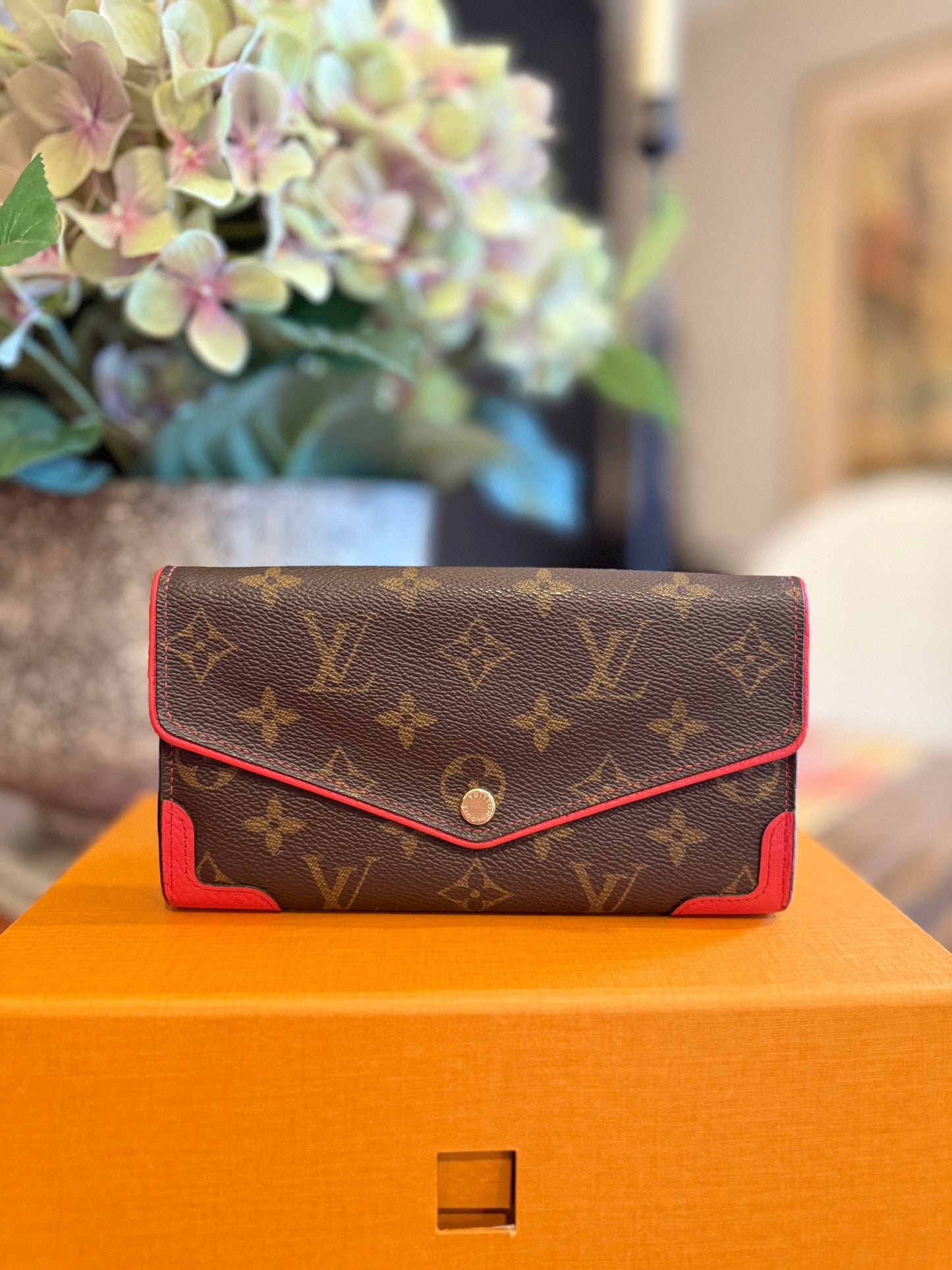 Louis Vuitton Retiro Sarah Wallet