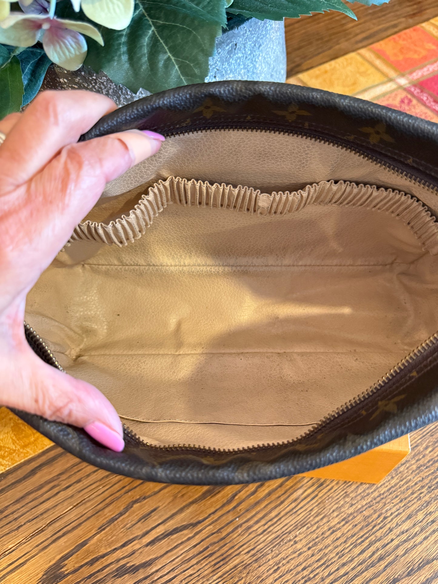 Louis Vuitton Trousse 28