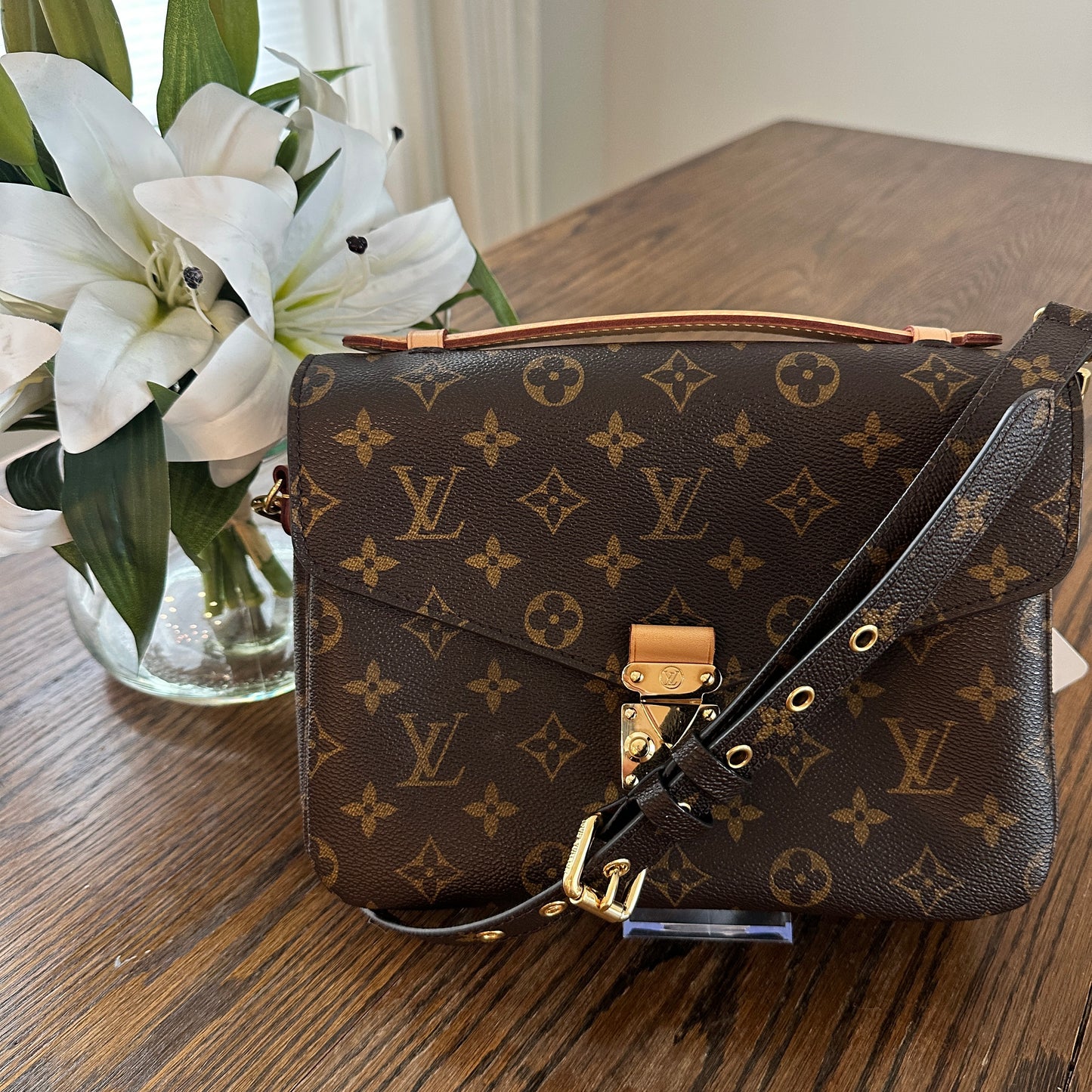 Louis Vuitton Pochette Metis
