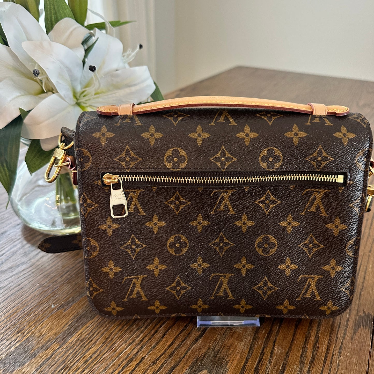 Louis Vuitton Pochette Metis
