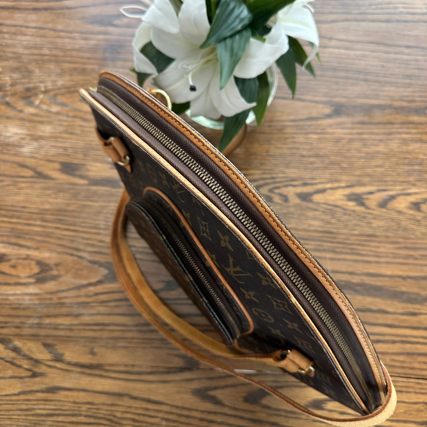 Louis Vuitton Ellipse GM