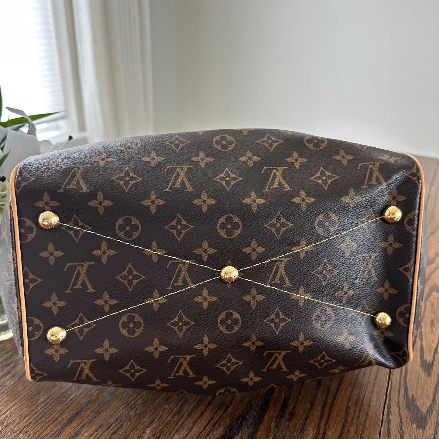 Louis Vuitton Tivoli