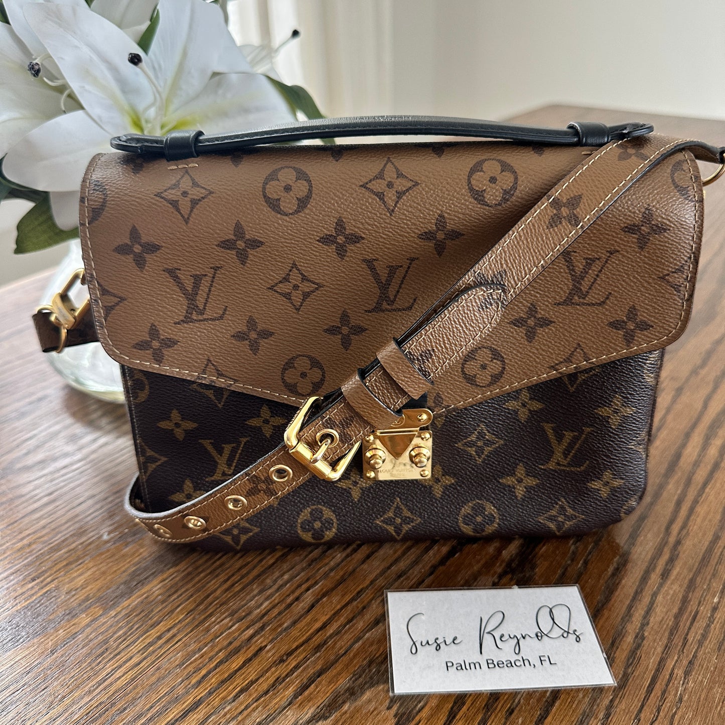 Louis Vuitton Pochette Metis Reverse