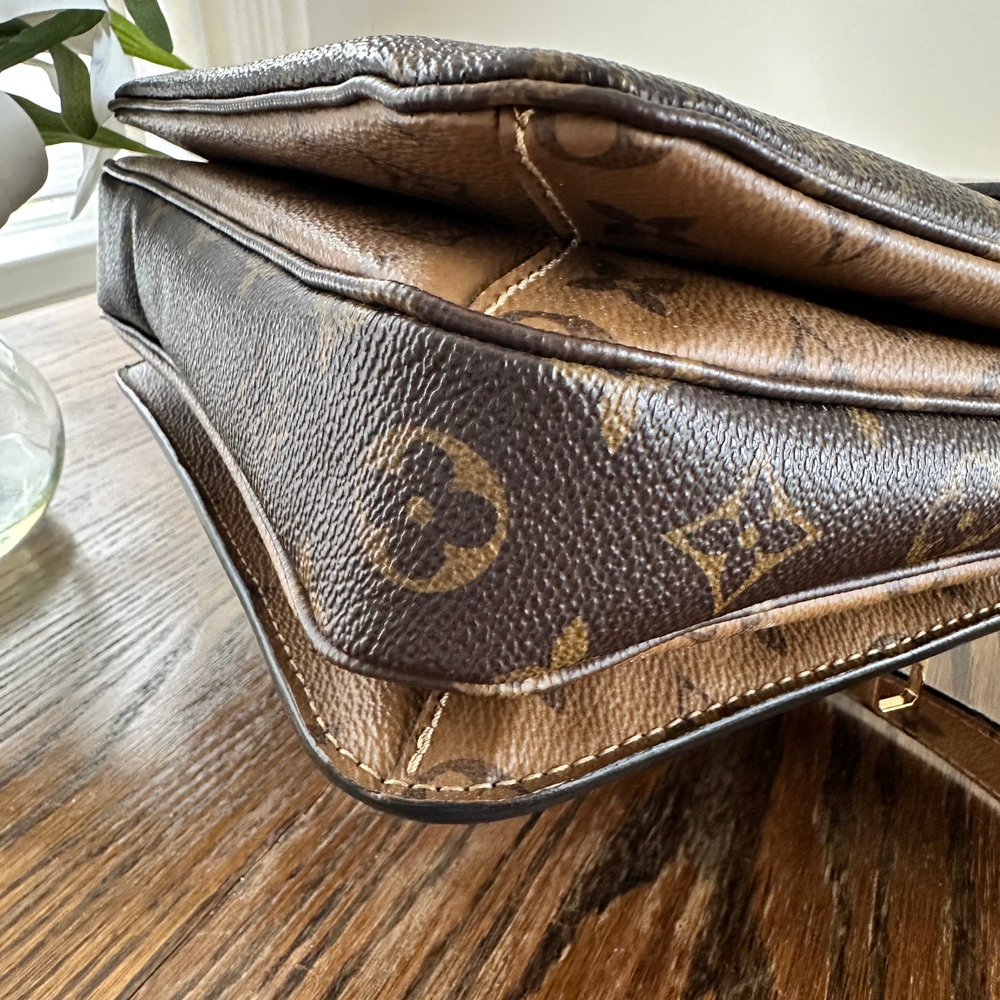 Louis Vuitton Pochette Metis Reverse