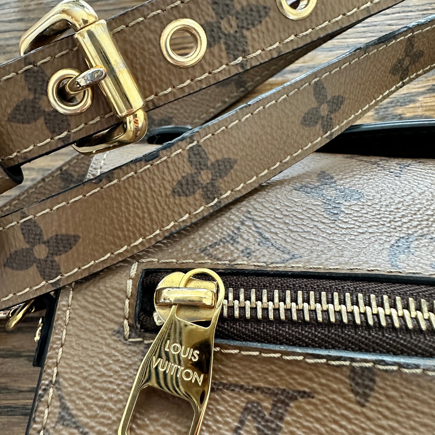 Louis Vuitton Pochette Metis Reverse