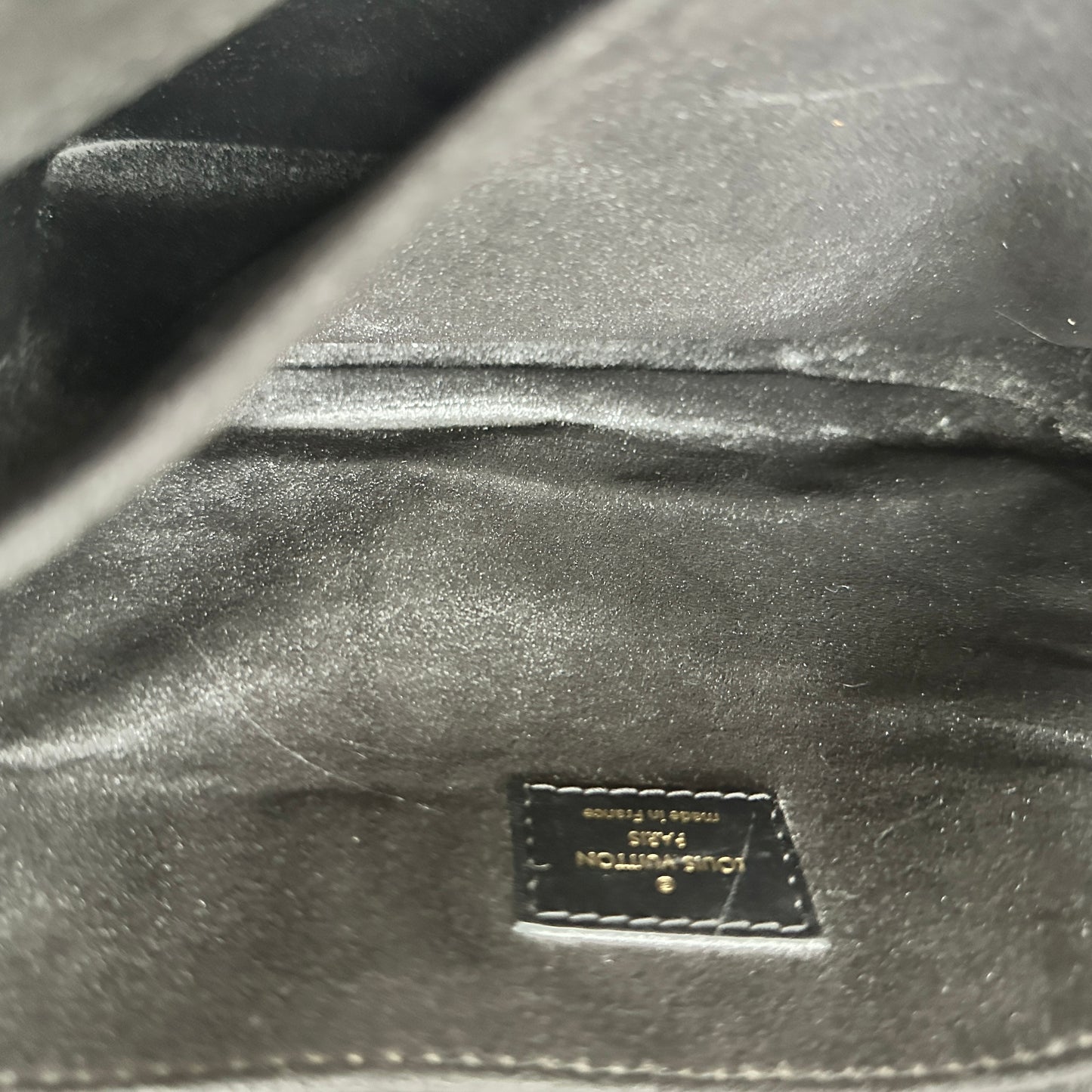 Louis Vuitton Pochette Metis Reverse