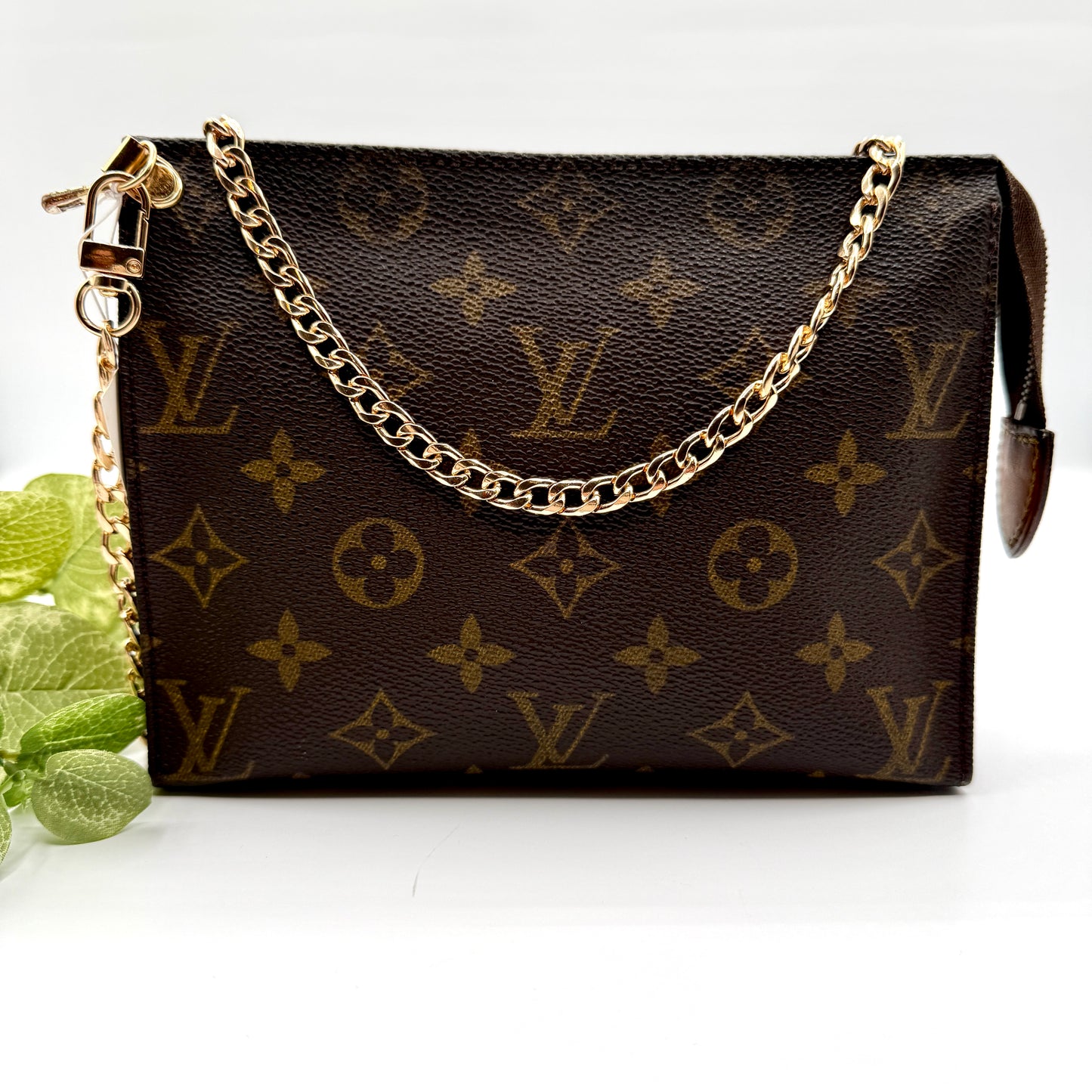 Louis Vuitton Toiletry 18