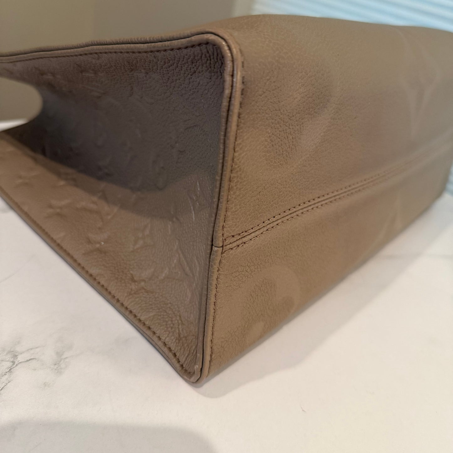 Louis Vuitton OnTheGo MM