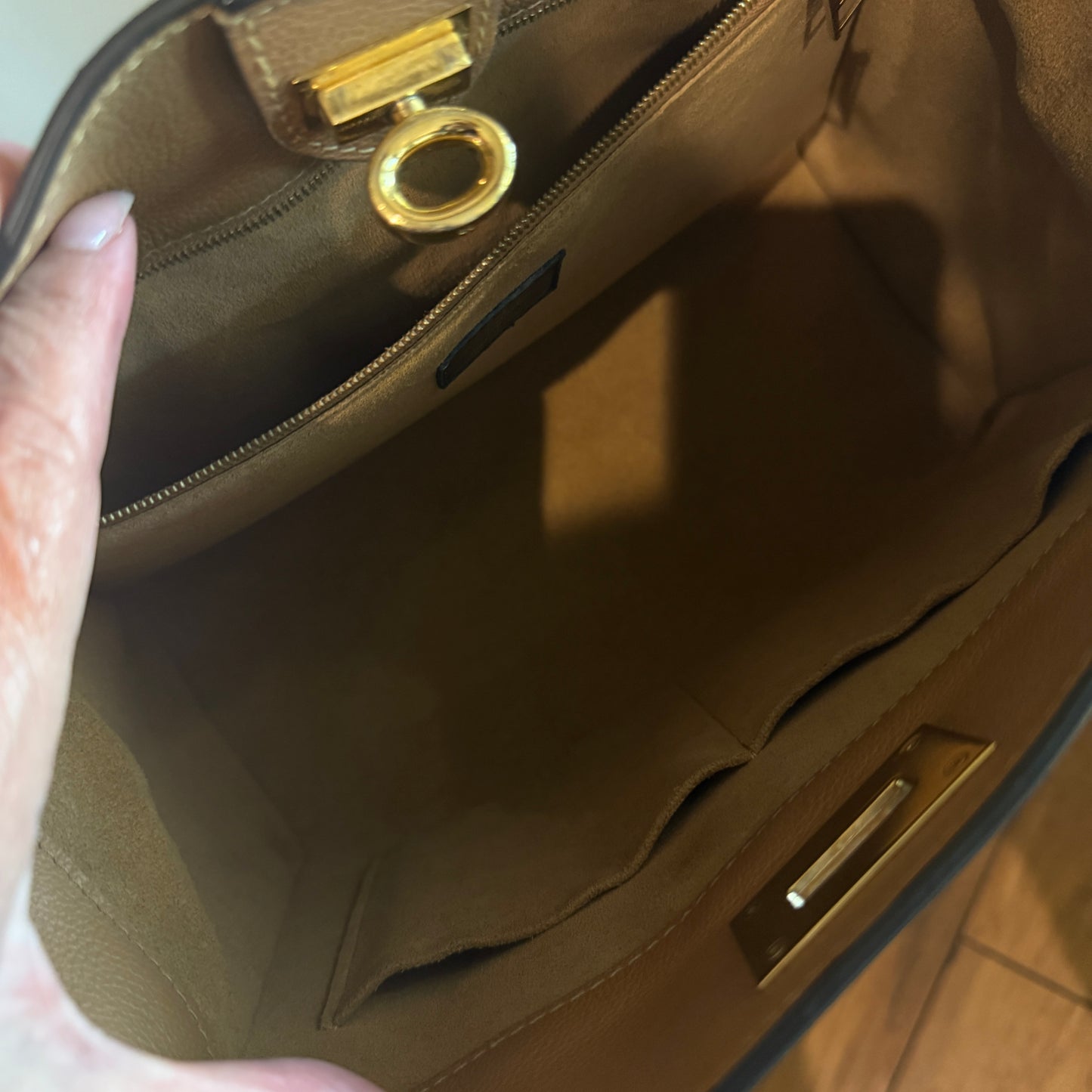 Louis Vuitton On My Side