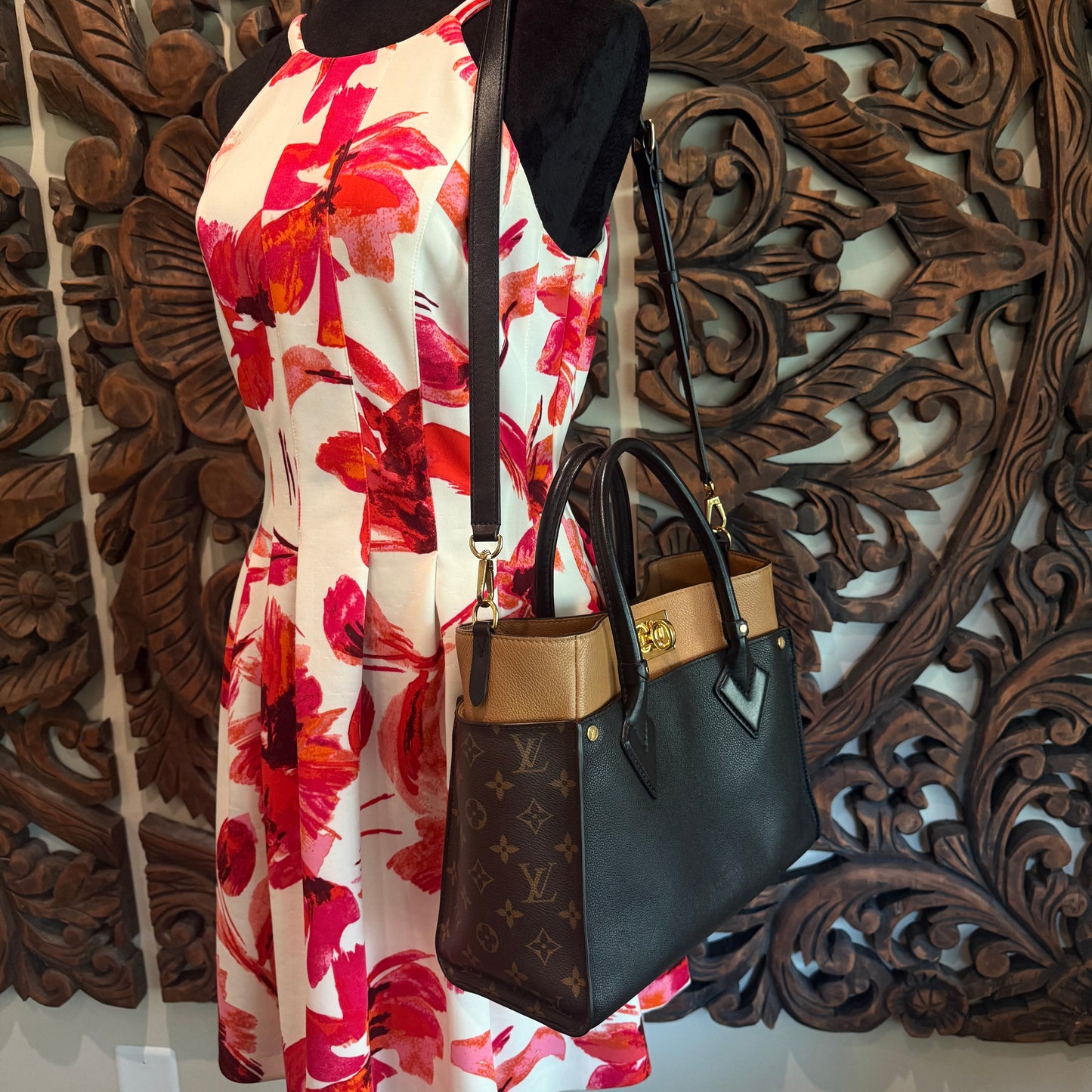 Louis Vuitton On My Side