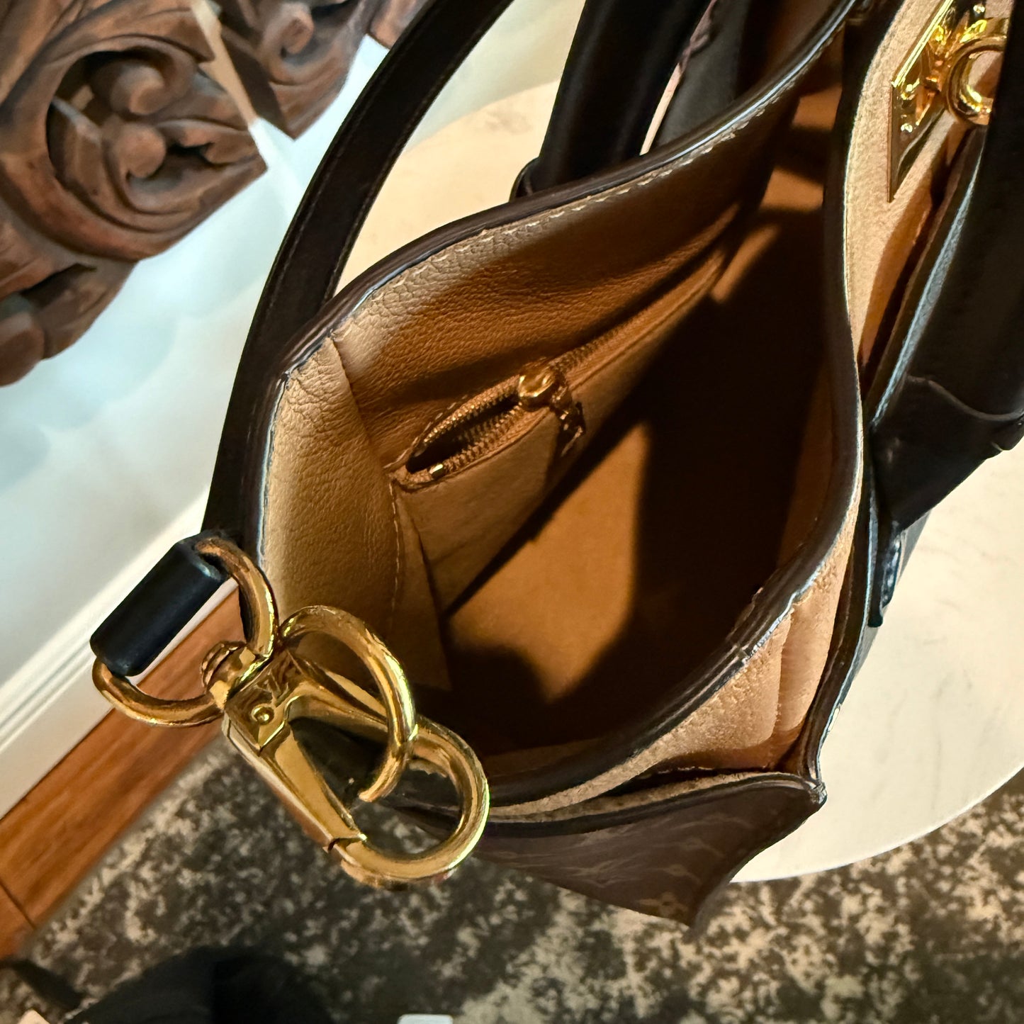 Louis Vuitton On My Side