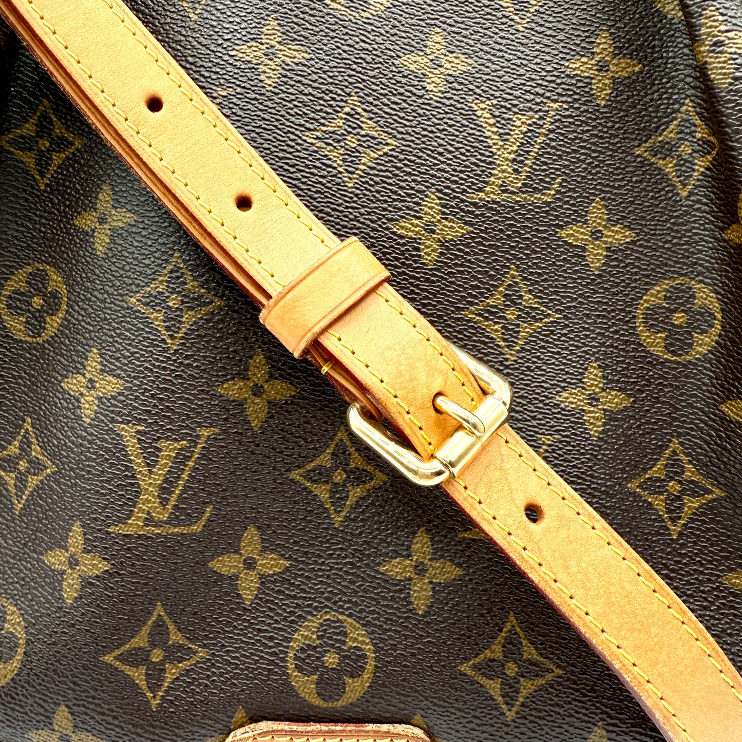 Louis Vuitton Menilmontant MM