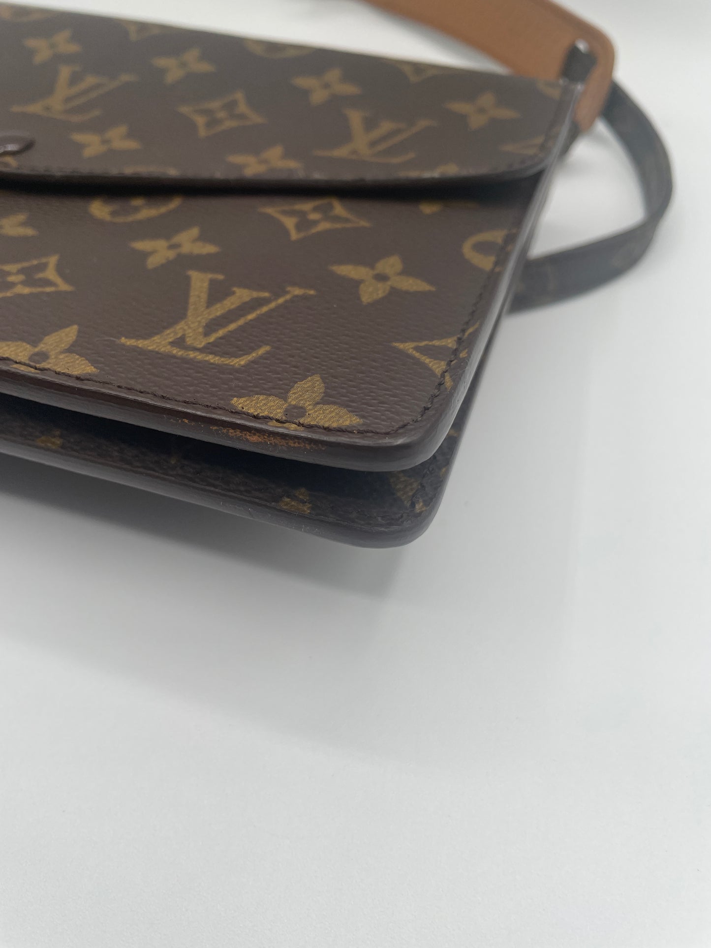 LOUIS VUITTON DOUBLE POCHETTE RABAT