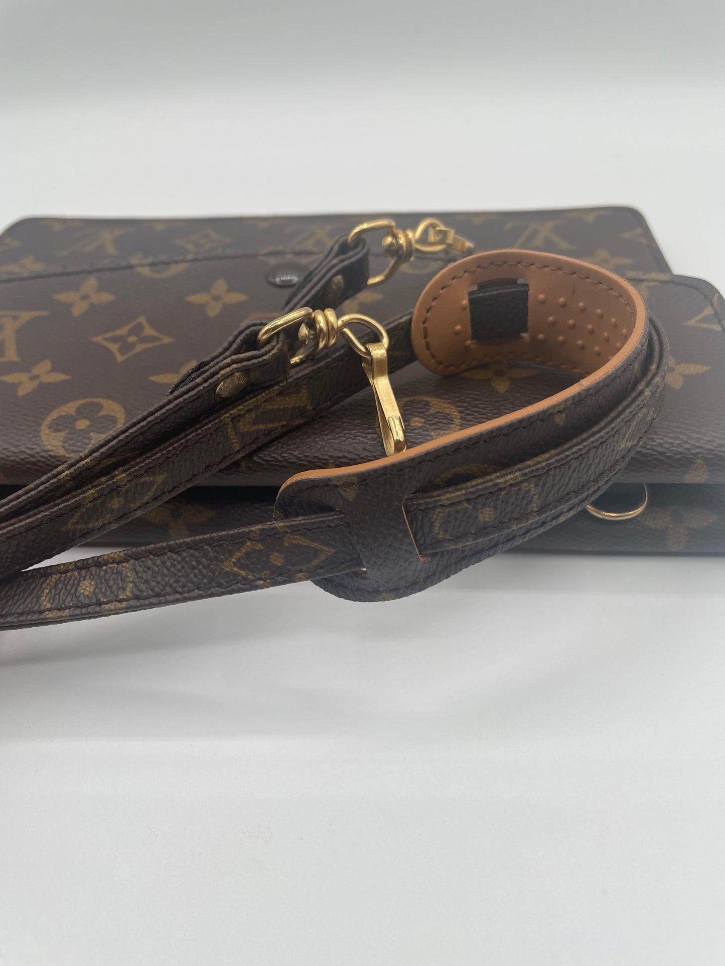 LOUIS VUITTON DOUBLE POCHETTE RABAT