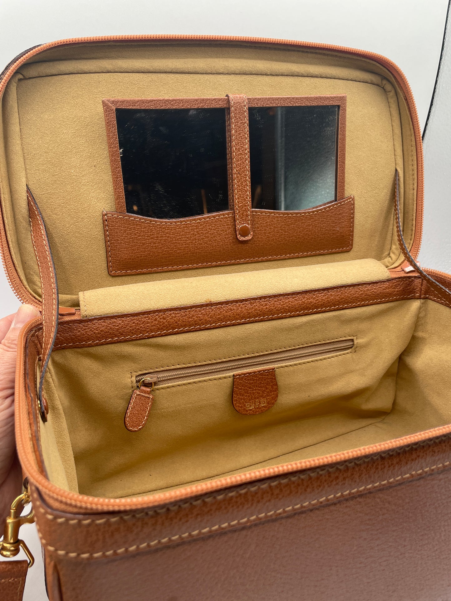 GUCCI BROWN MAKEUP CASE