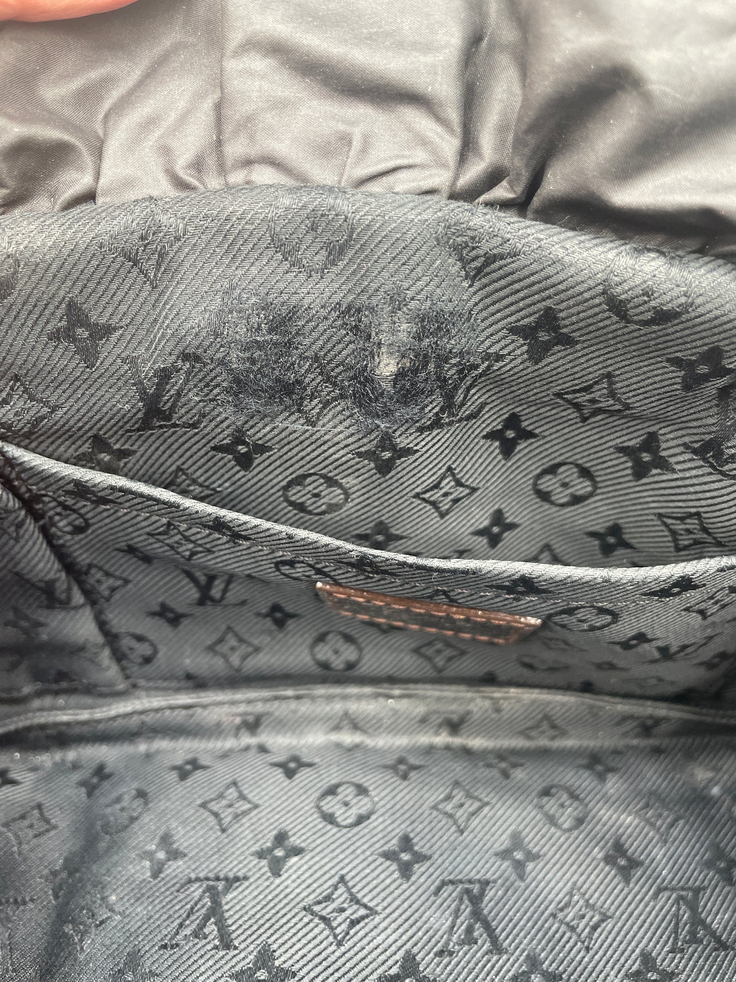 LOUIS VUITTON POCHETTE DEVI