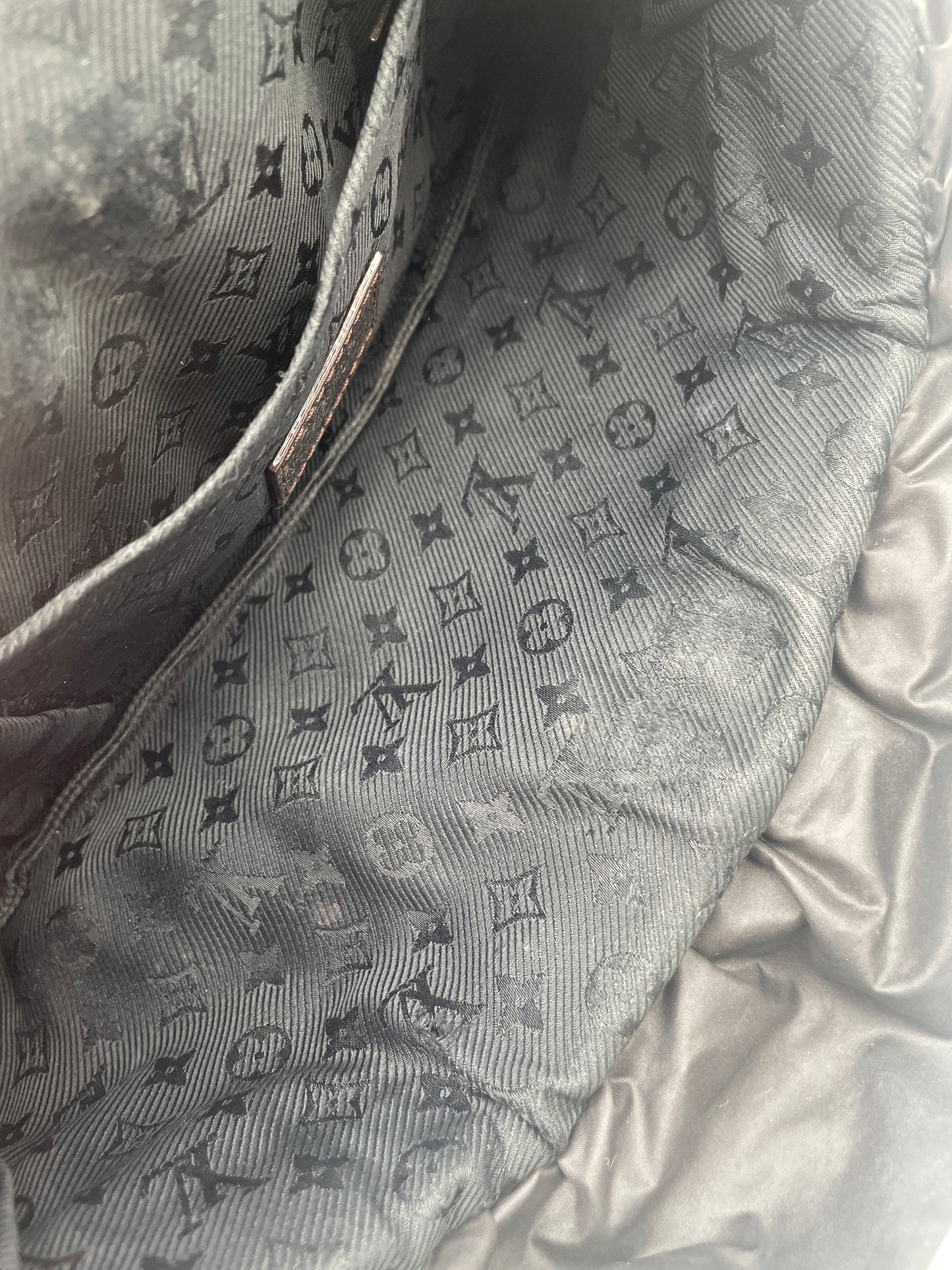 LOUIS VUITTON POCHETTE DEVI