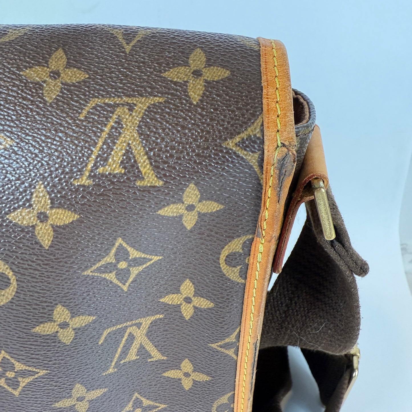 Louis Vuitton Bosphore Messenger PM