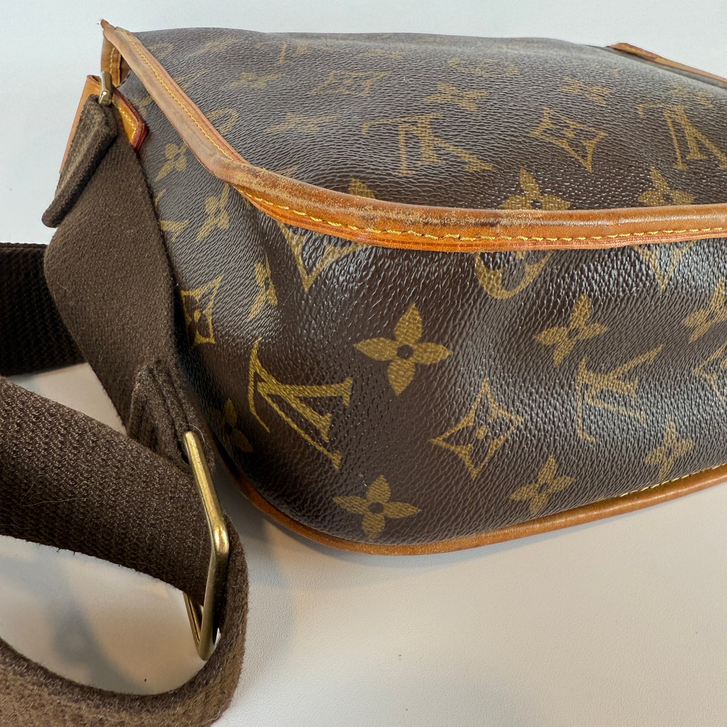 Louis Vuitton Bosphore Messenger PM