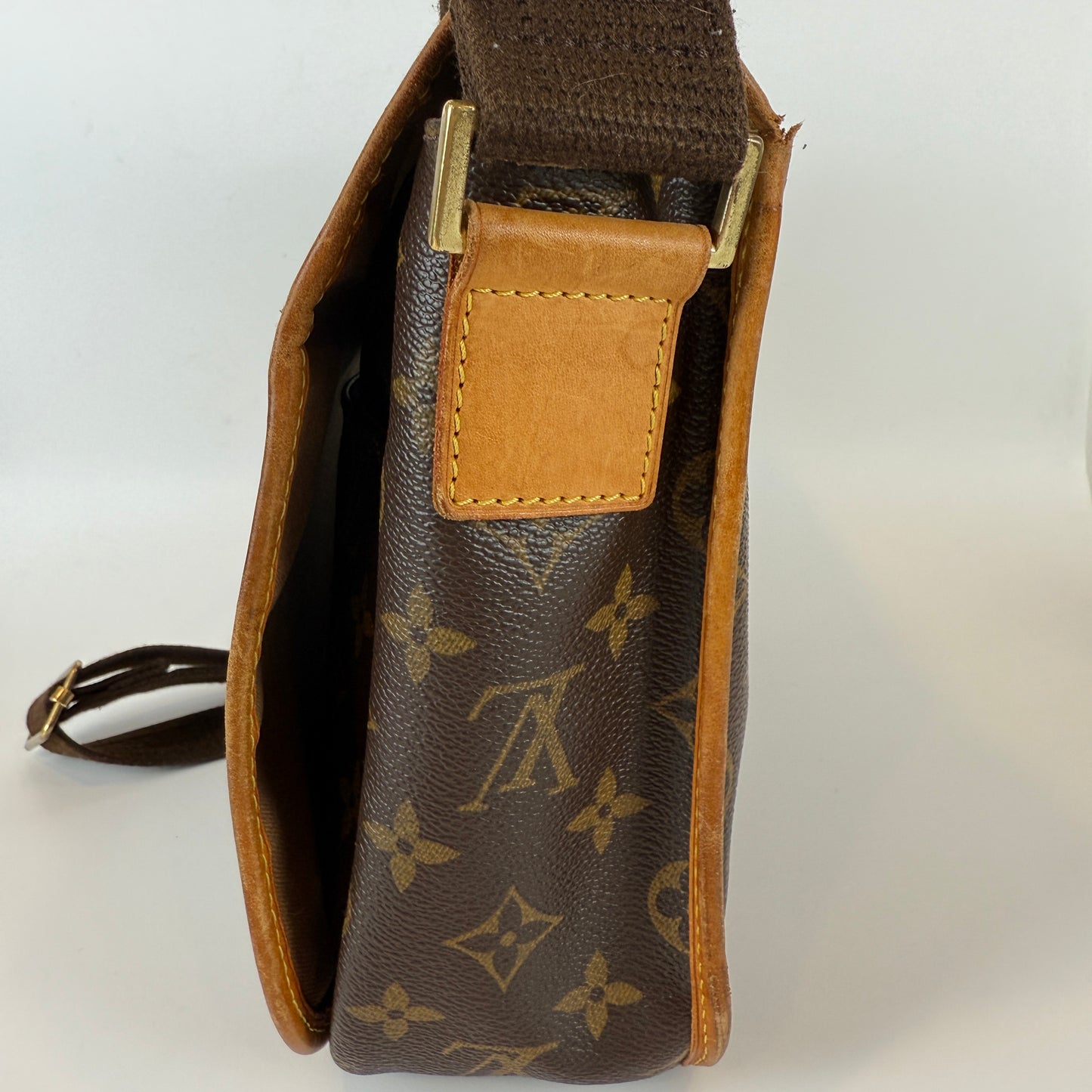 Louis Vuitton Bosphore Messenger PM