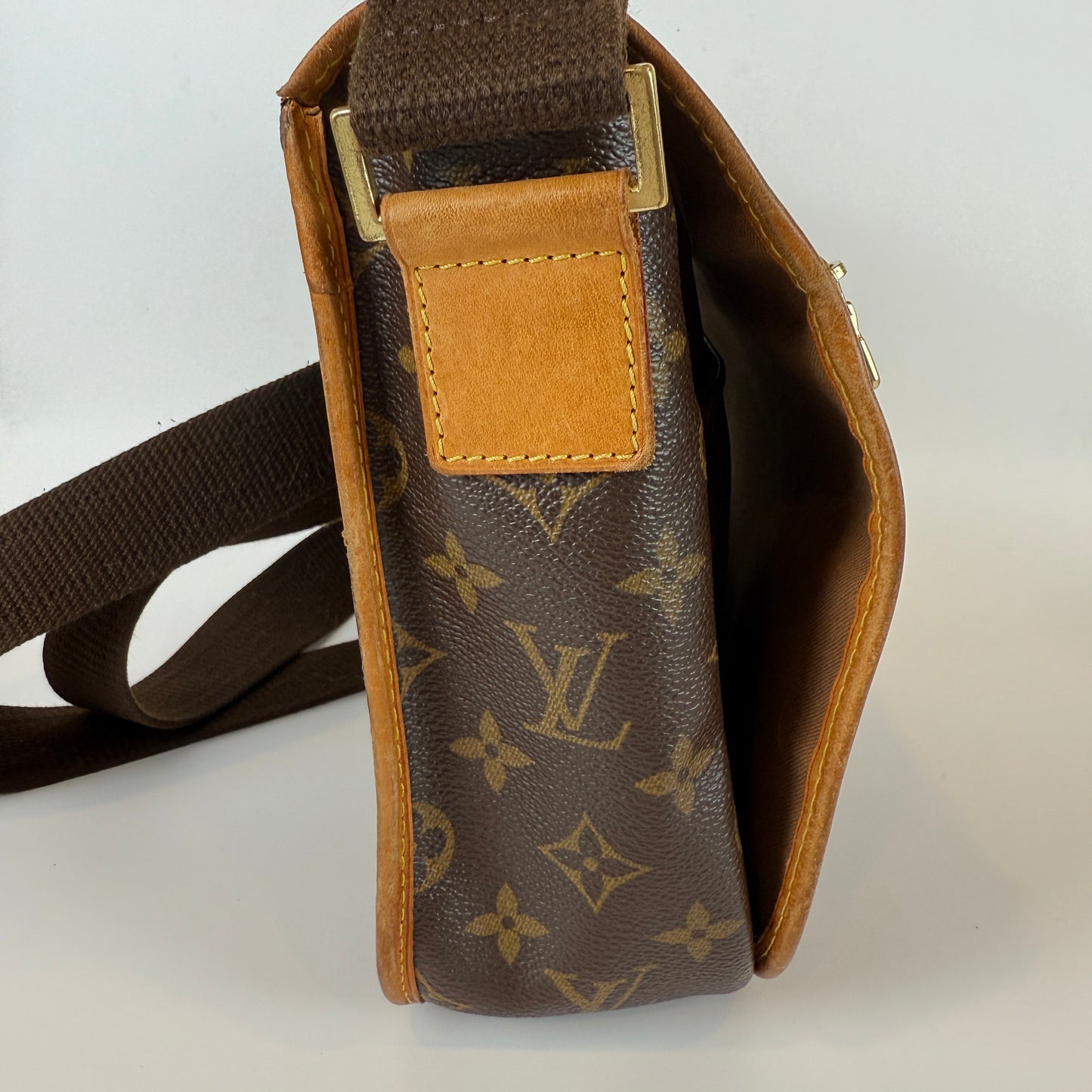 Louis Vuitton Bosphore Messenger PM