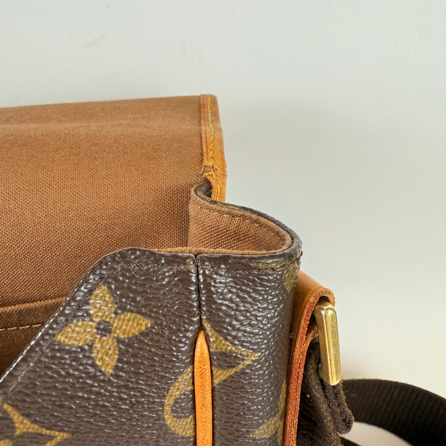 Louis Vuitton Bosphore Messenger PM