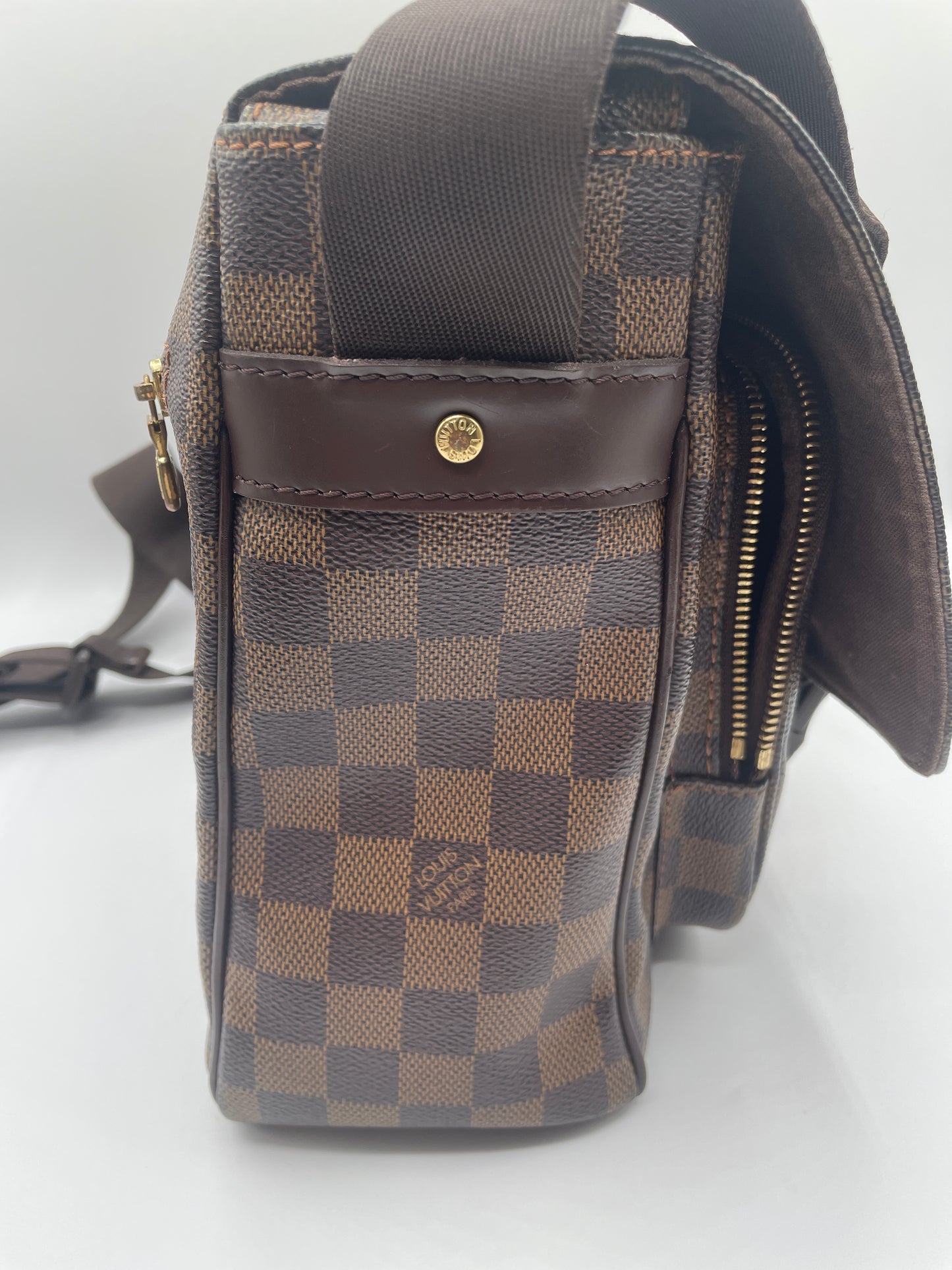 LOUIS VUITTON MELVILLE MESSENGER DAMIER EBENE