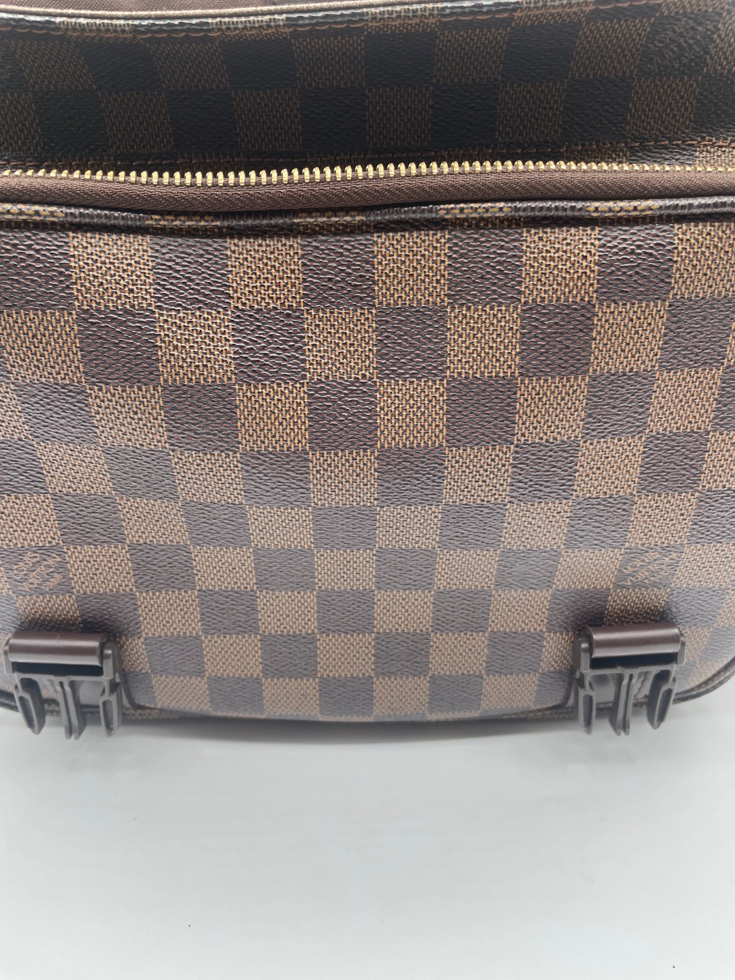 LOUIS VUITTON MELVILLE MESSENGER DAMIER EBENE