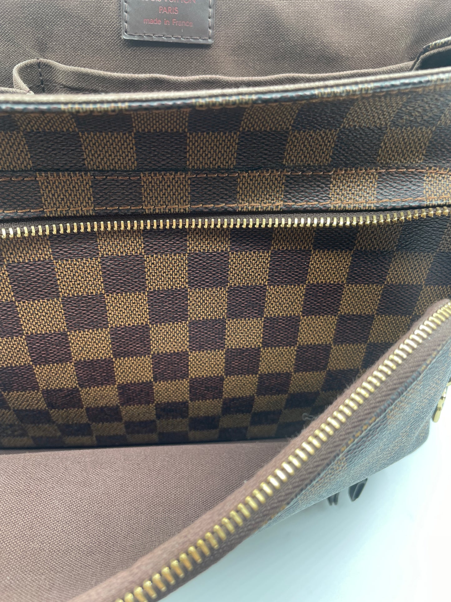 LOUIS VUITTON MELVILLE MESSENGER DAMIER EBENE