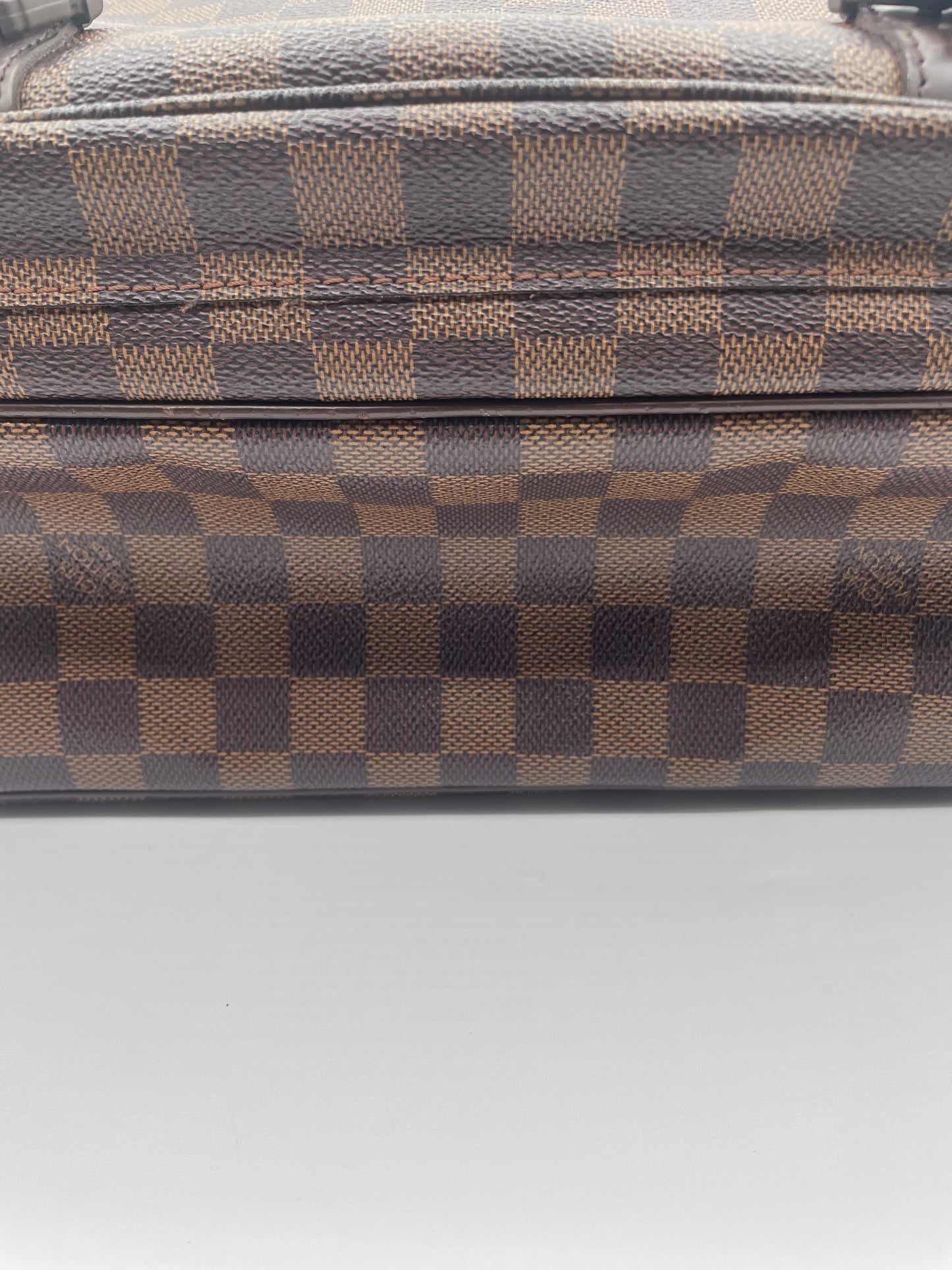 LOUIS VUITTON MELVILLE MESSENGER DAMIER EBENE