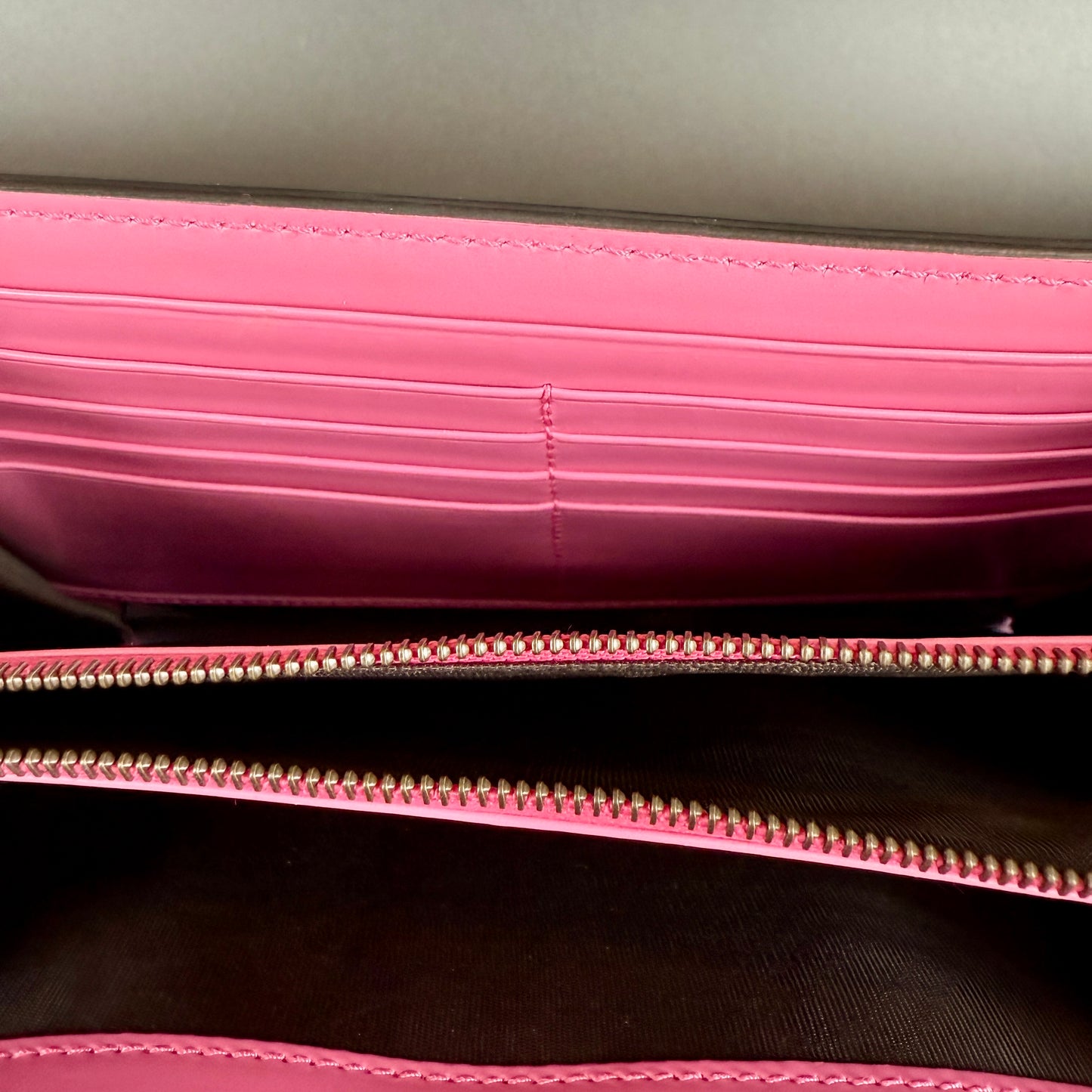 Gucci Double G Marmont Crossbody