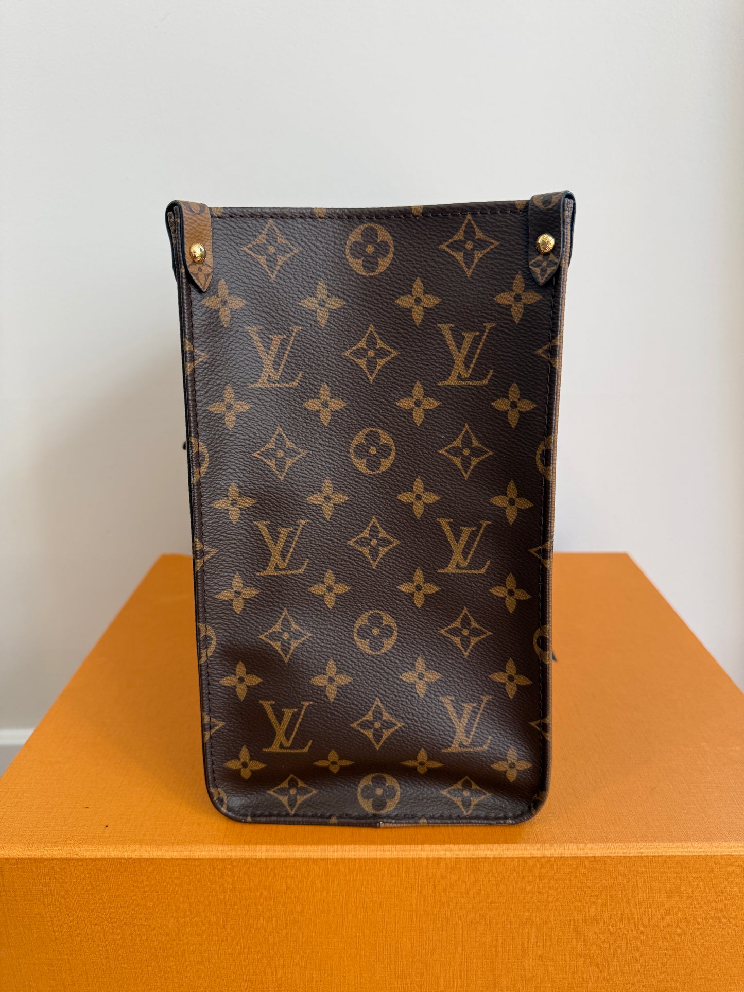 Louis Vuitton OnTheGo MM