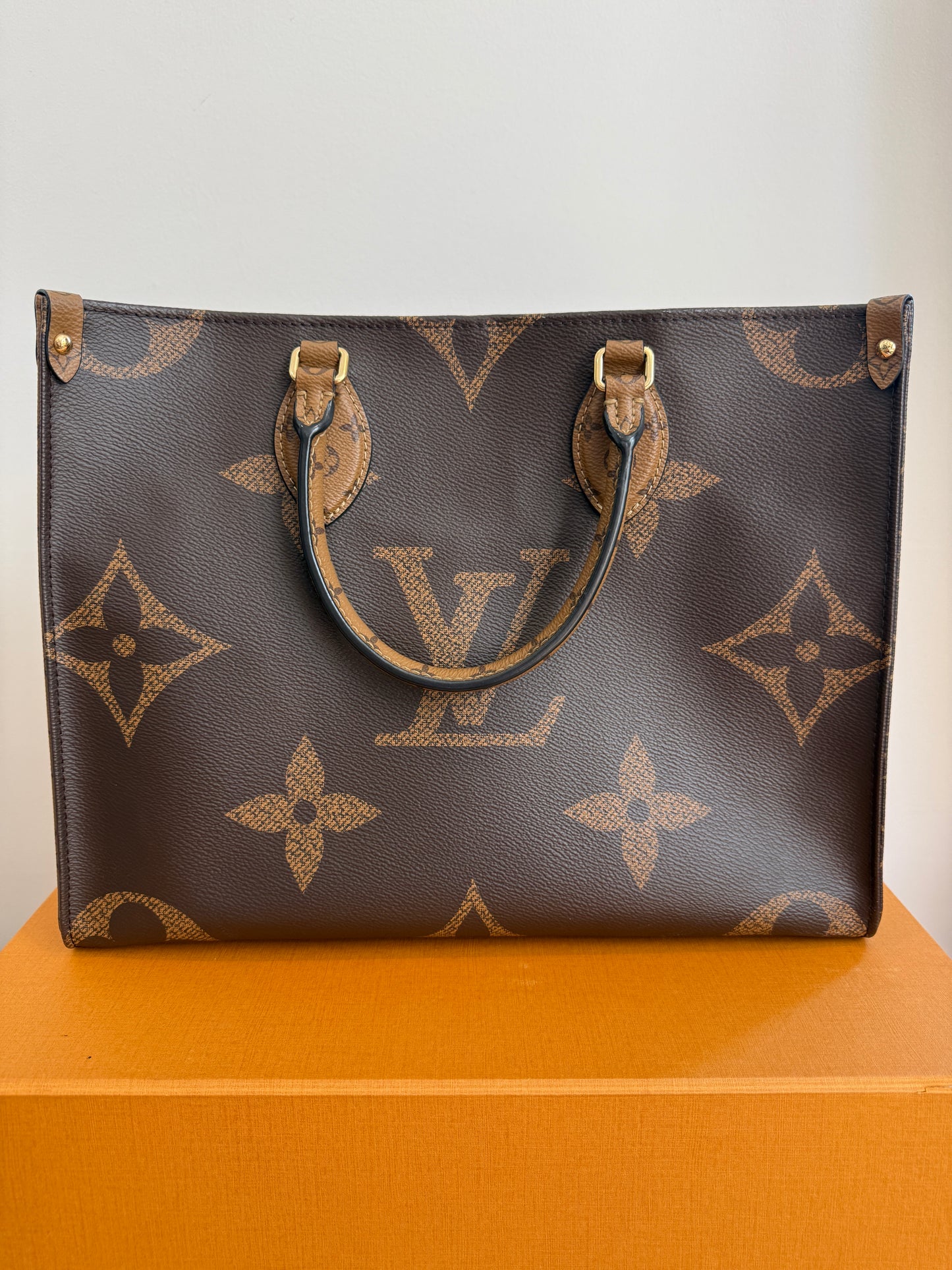 Louis Vuitton OnTheGo MM