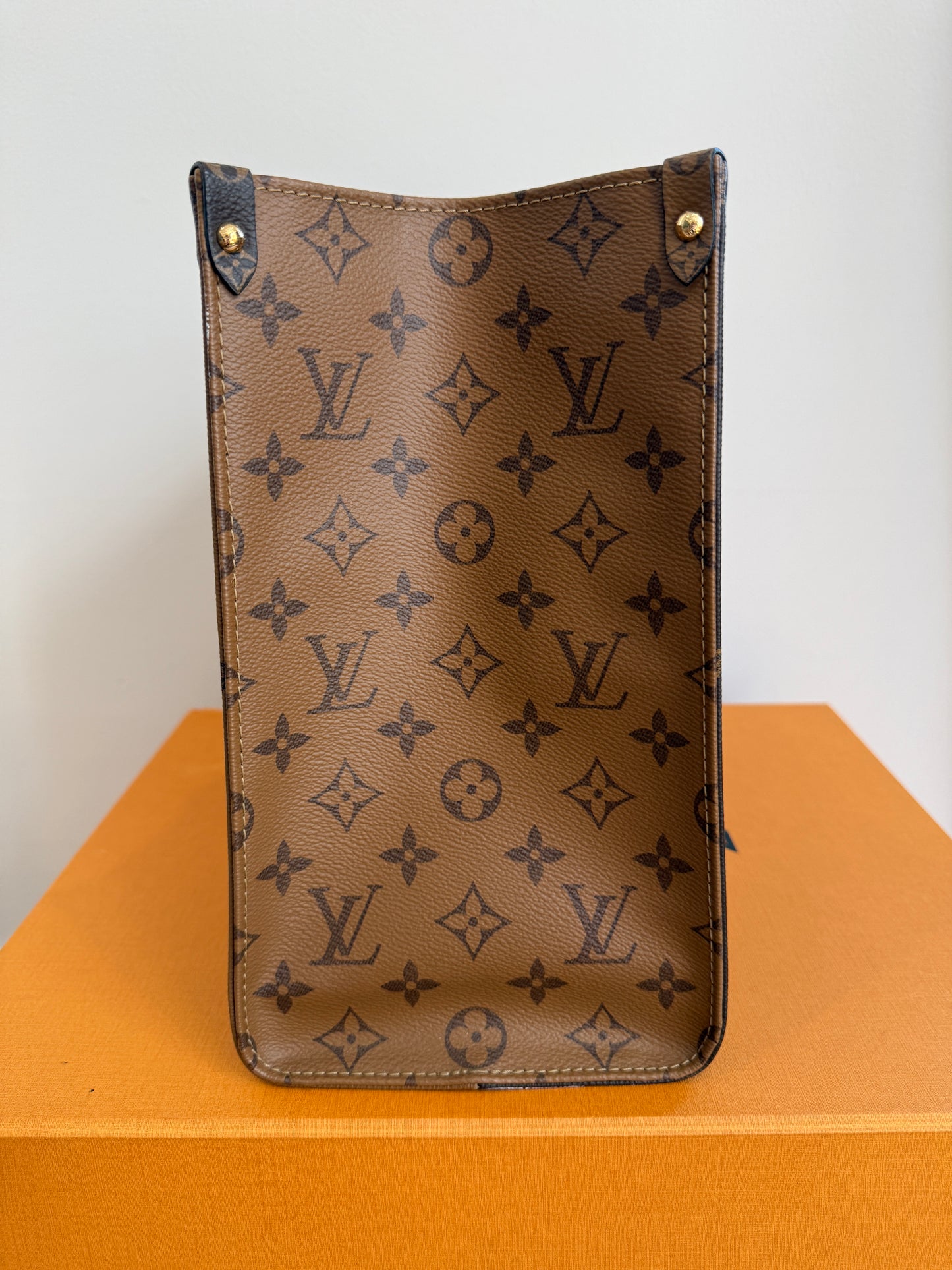 Louis Vuitton OnTheGo MM