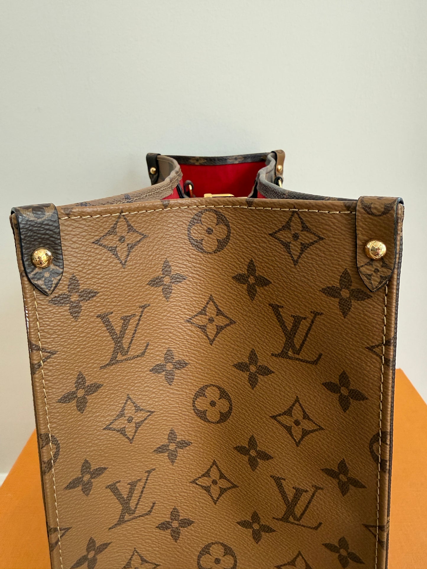 Louis Vuitton OnTheGo MM
