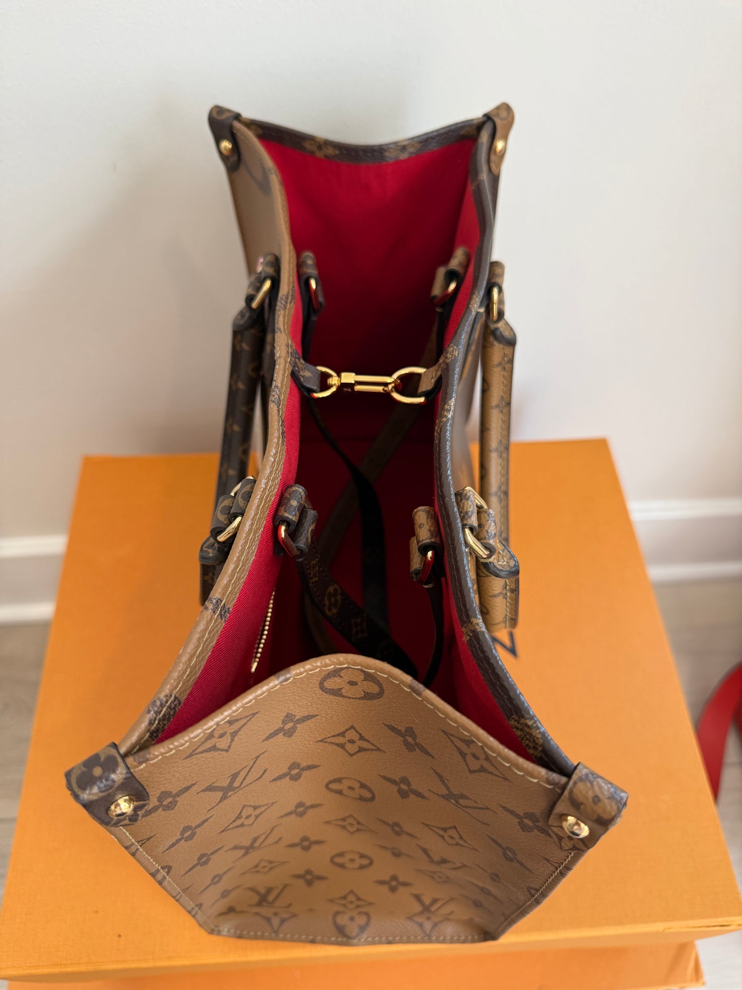 Louis Vuitton OnTheGo MM