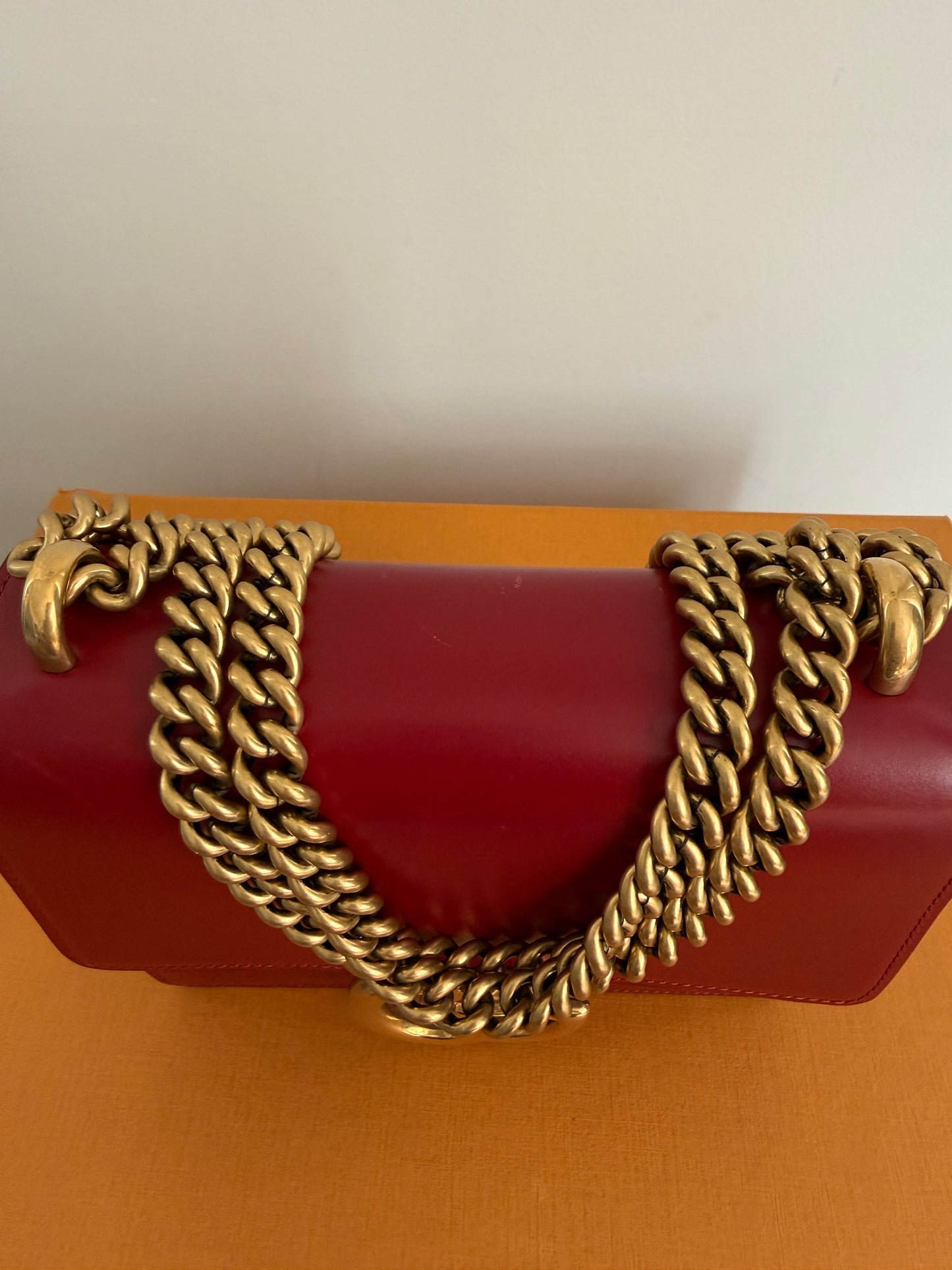 Gucci Knight Marmont